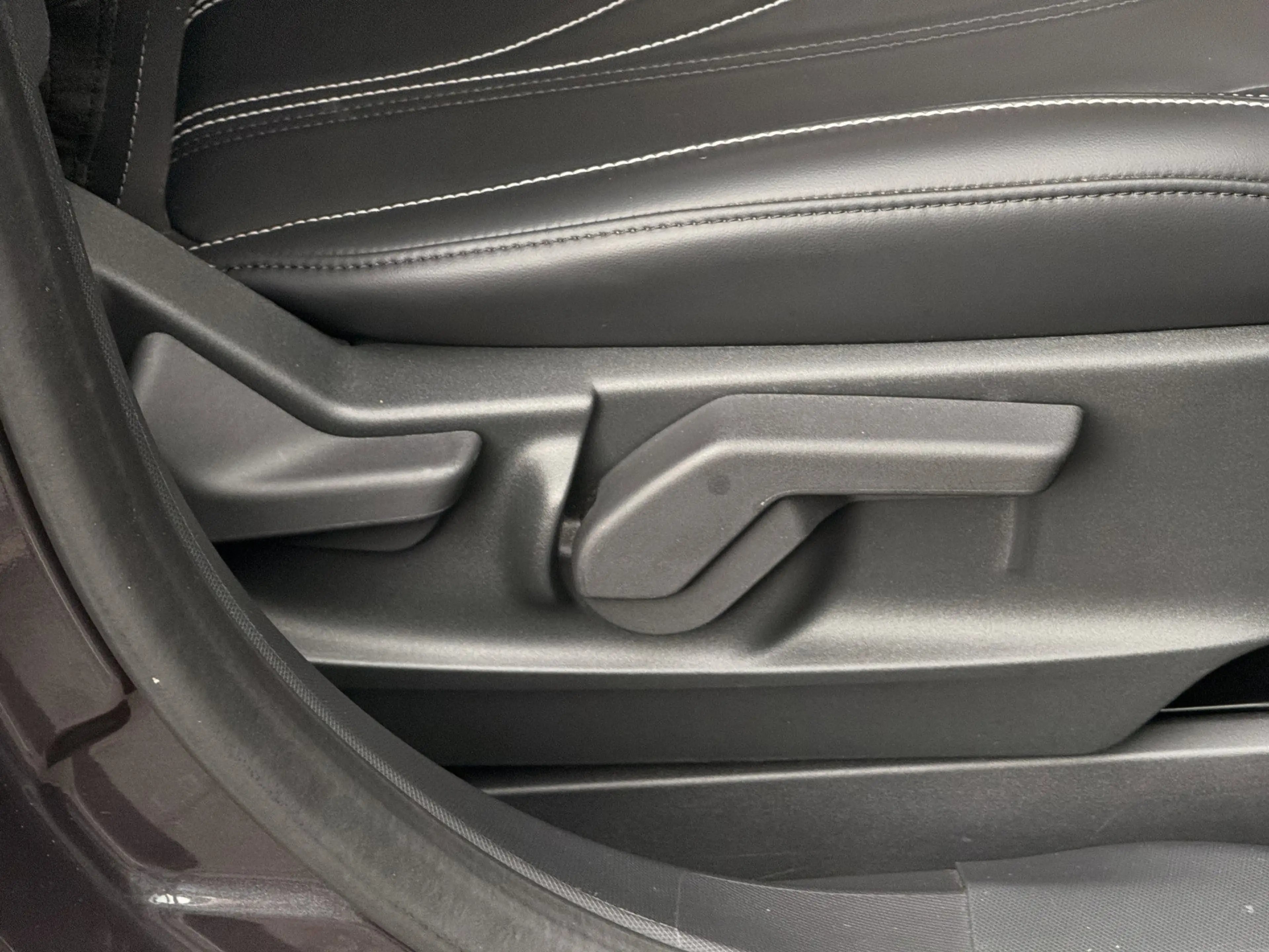 Ford Mustang Mach-E RWD 75 kWh — photo 43