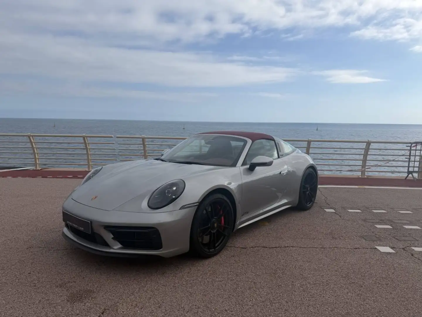 Porsche 992 Targa VI (992) 3.0 480ch 4 GTS Grau - 1