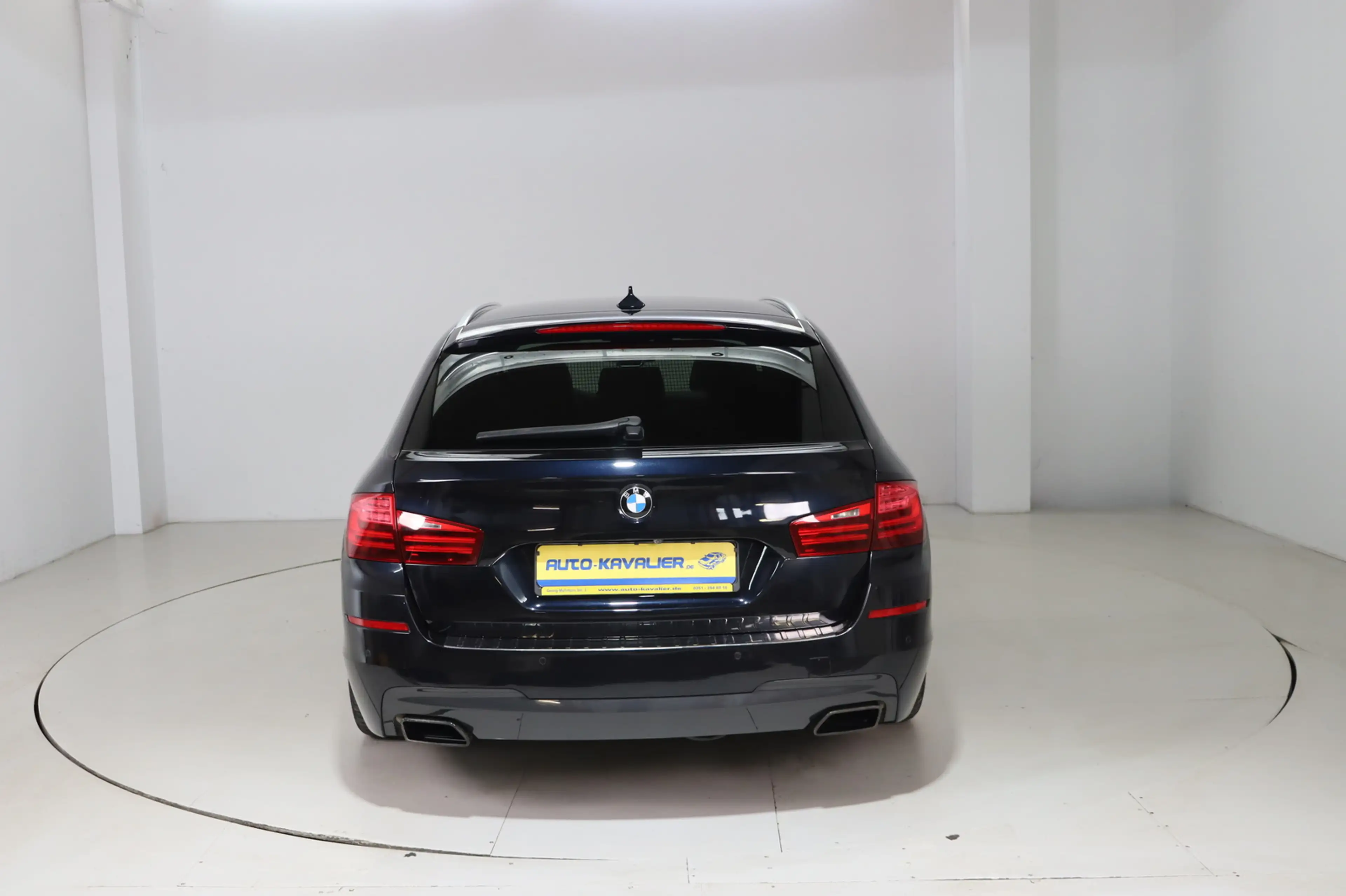 BMW M550 d Touring xDrive * HUD * Leder — photo 6