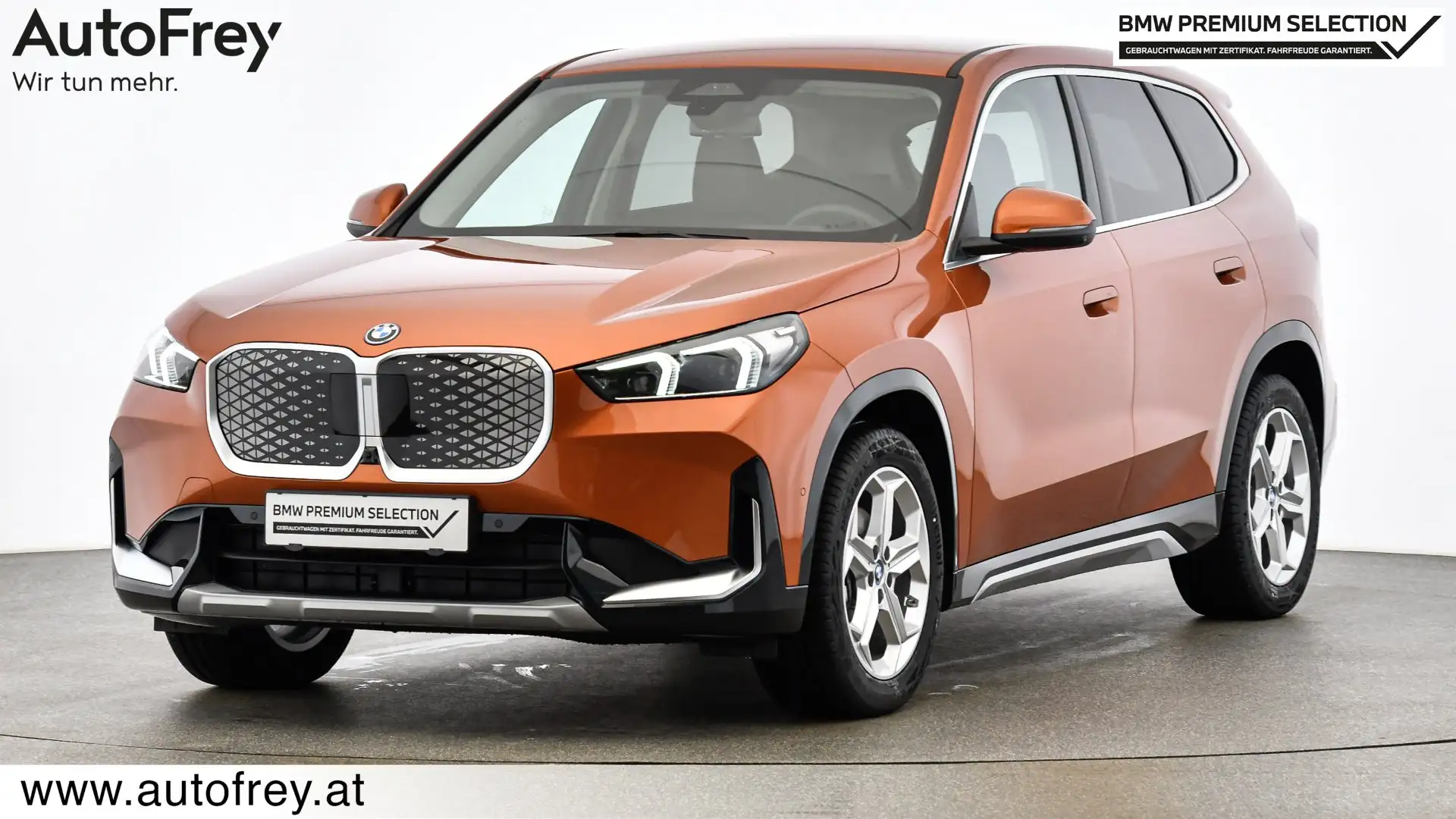 BMW iX1 eDrive20 Orange - 1