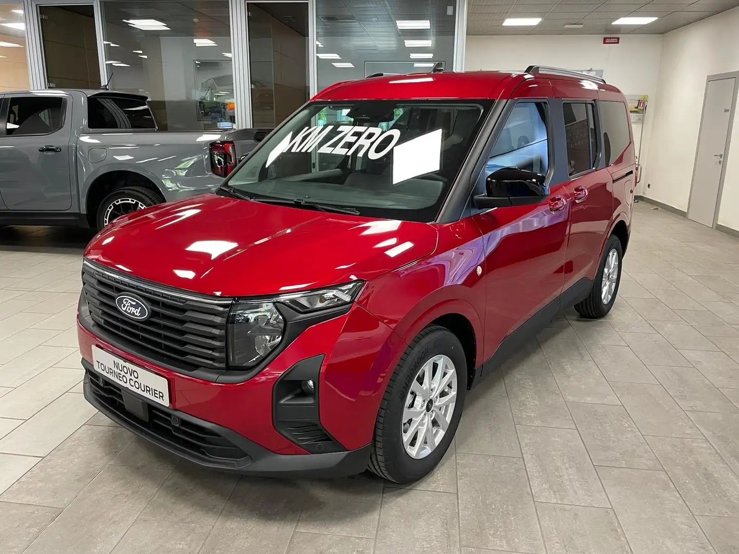 Ford Tourneo Courier 1.0 benzina 125cv TITANIUM,VETTURA 5 POSTI, KMZERO Rosso - 1