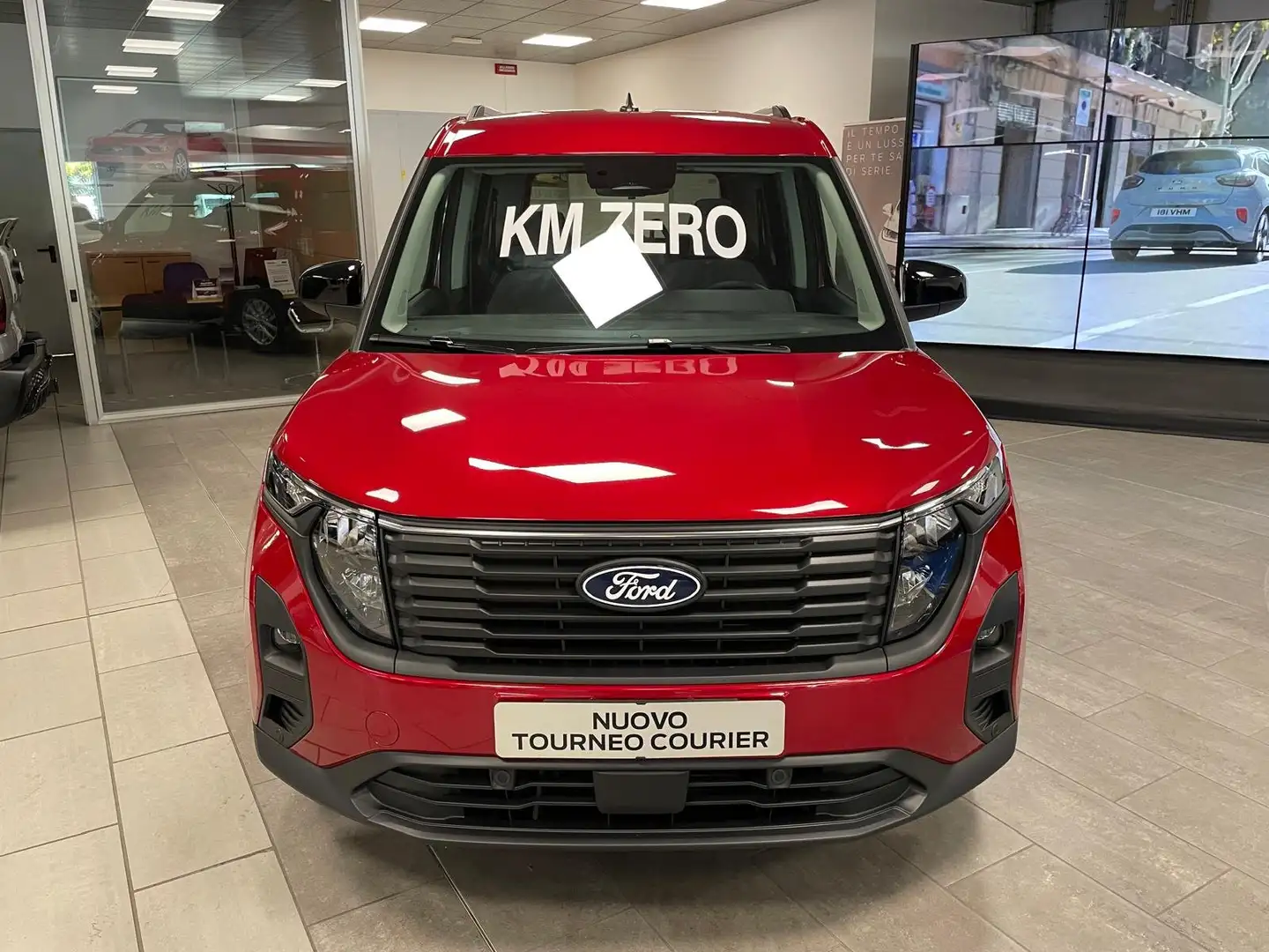 Ford Tourneo Courier 1.0 benzina 125cv TITANIUM,VETTURA 5 POSTI, KMZERO Rosso - 2