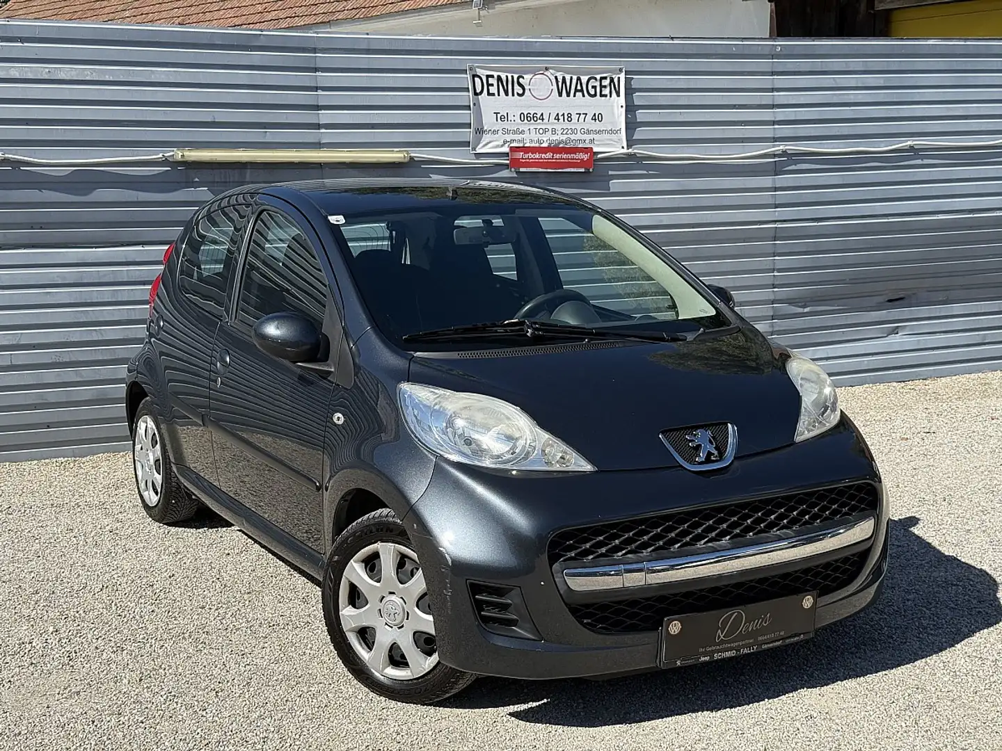 Peugeot 107 Urban 1,0 12V Schwarz - 2