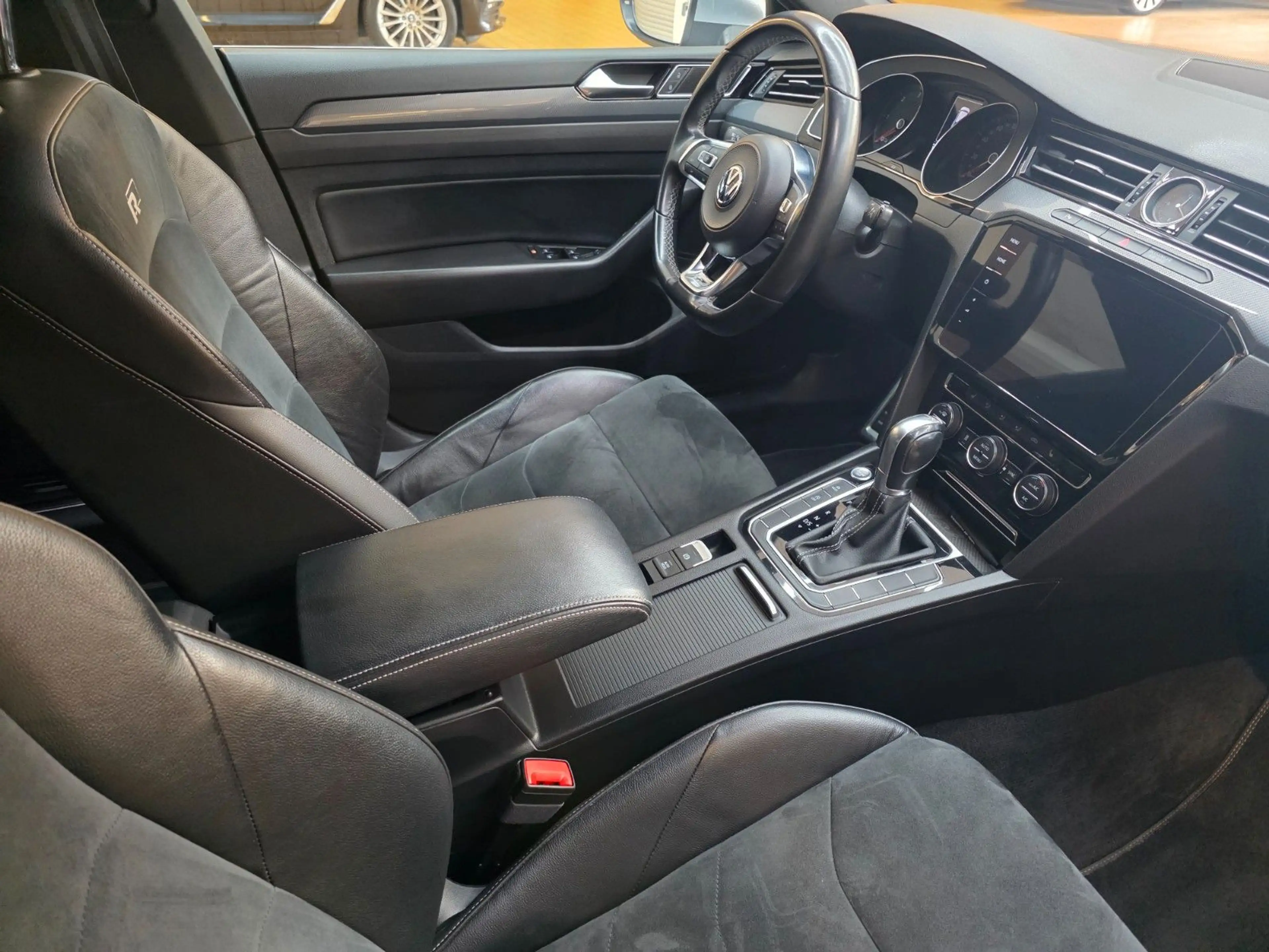Volkswagen Arteon R-Line Sportpaket/Navi/Alcantara — photo 12