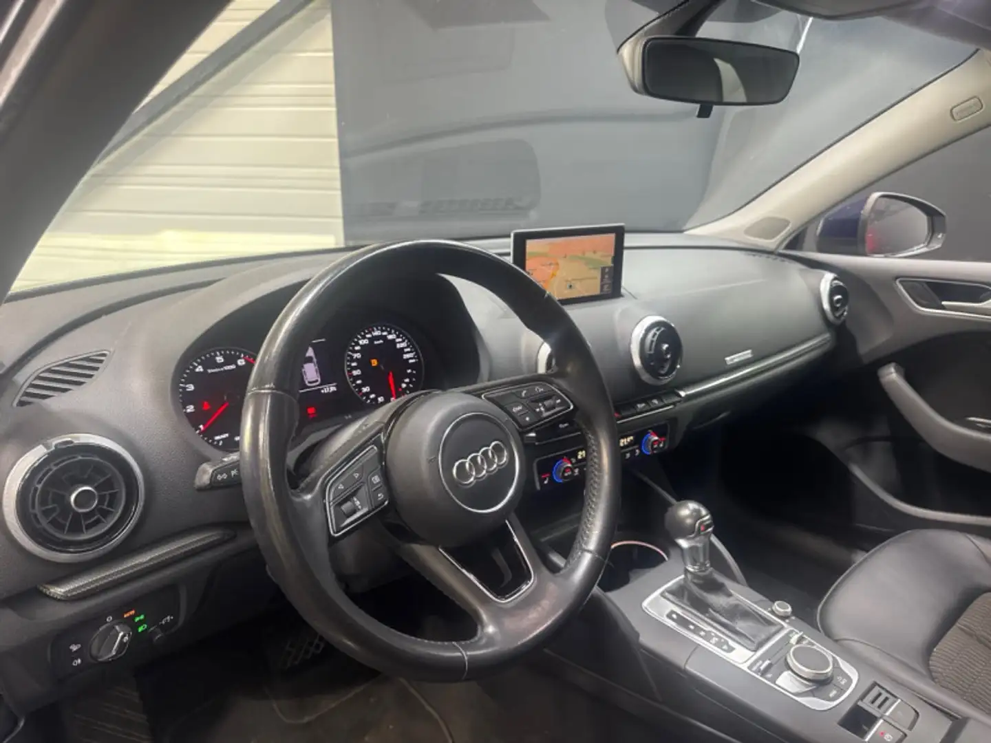 Audi A3 1.0 TFSI 115CH DESIGN S TRONIC 7 Bleu - 2