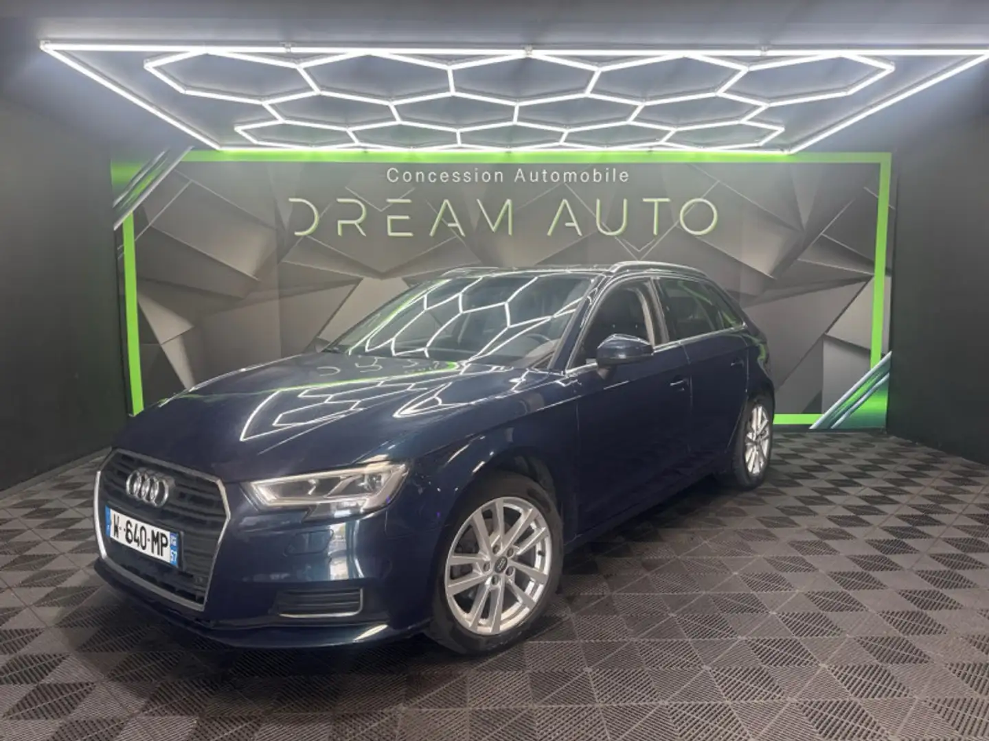 Audi A3 1.0 TFSI 115CH DESIGN S TRONIC 7 Bleu - 1