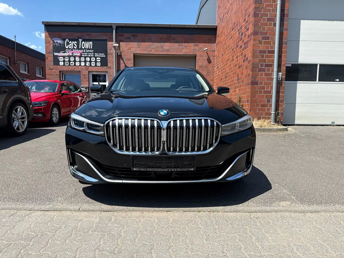 BMW 730 d   Luxury Line, Schiebedach, Head-up, ACC, 1.Hand Noir - 2