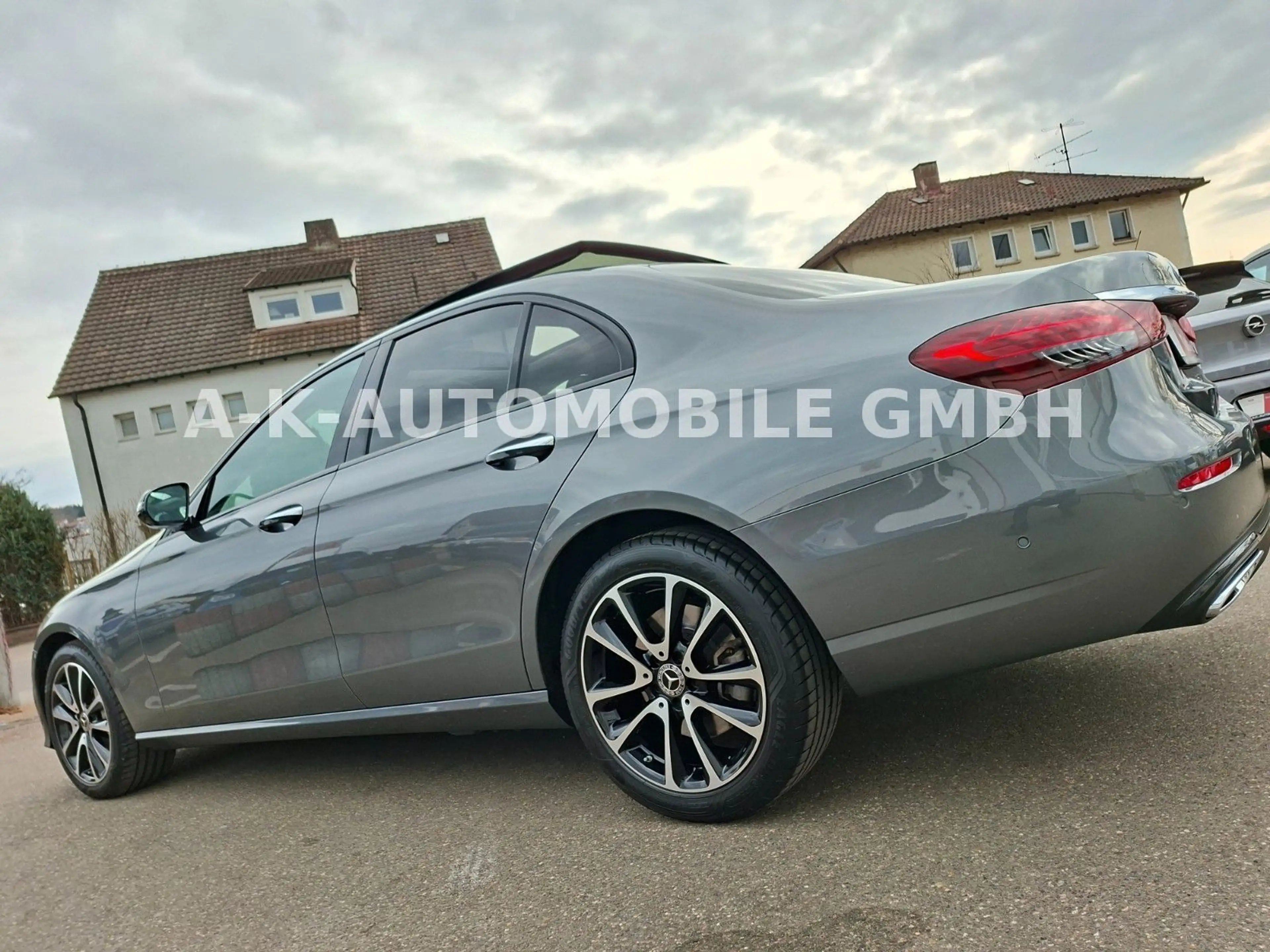 Mercedes-Benz E 400 d Lim. 4Matic Avantgarde Voll Ausstattung — photo 10