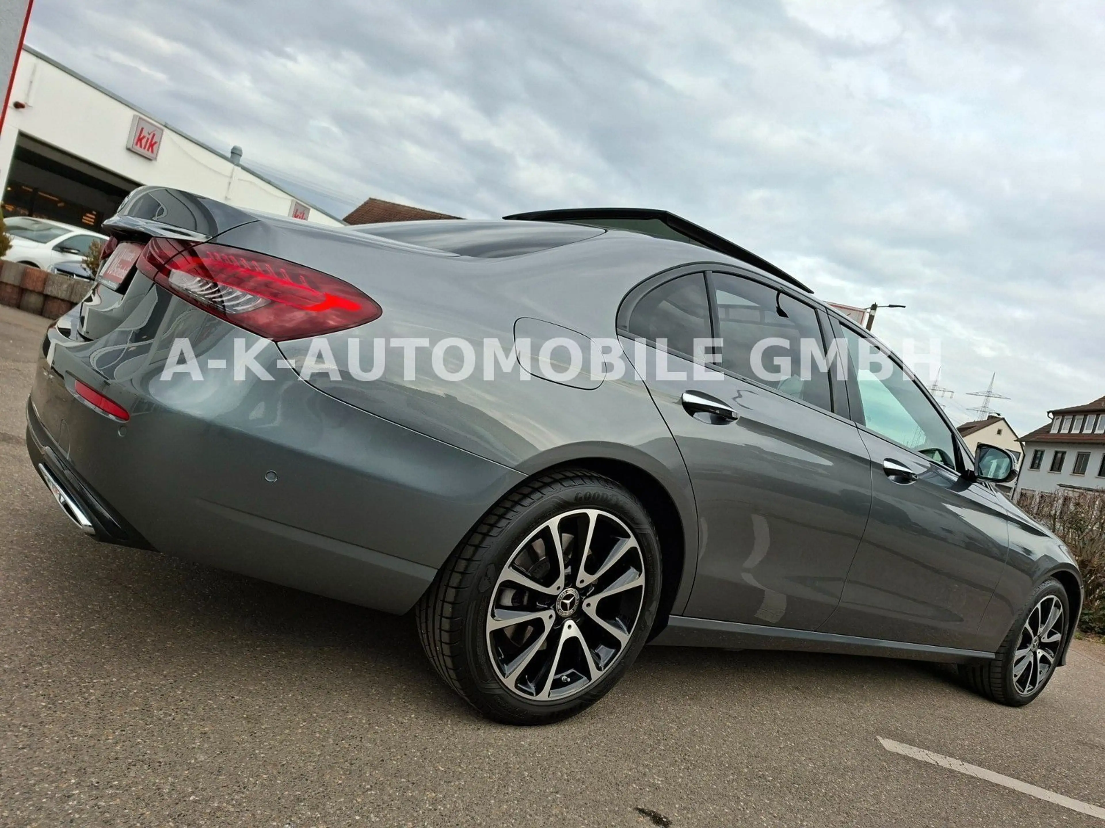 Mercedes-Benz E 400 d Lim. 4Matic Avantgarde Voll Ausstattung — photo 12
