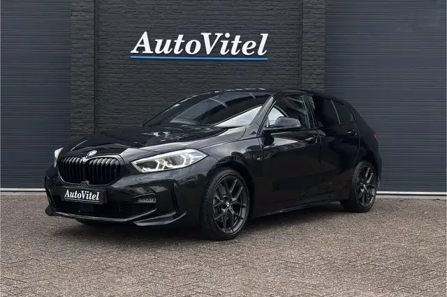 BMW 118 1-serie 118i M-Sport | Sportleder | Camera | Harma
