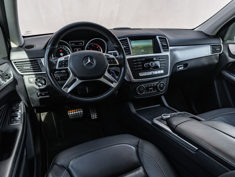 Mercedes-Benz ML 350 CDI AMG LINE MEGA AUSSATTUNG — photo 9