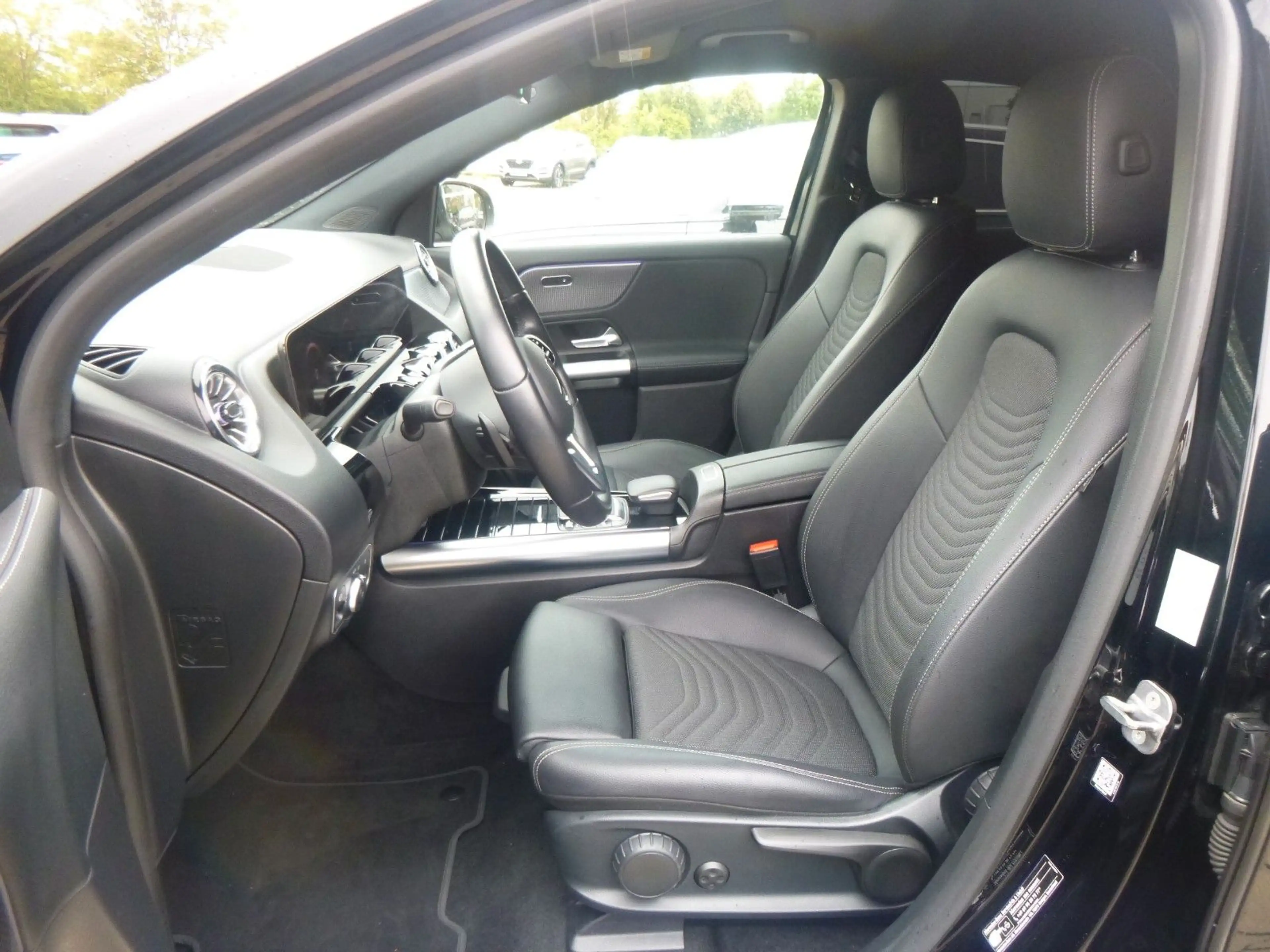 Mercedes-Benz EQA 250 Progressive 66,5 kWh/MBUX Navi/KAM/LED — photo 11