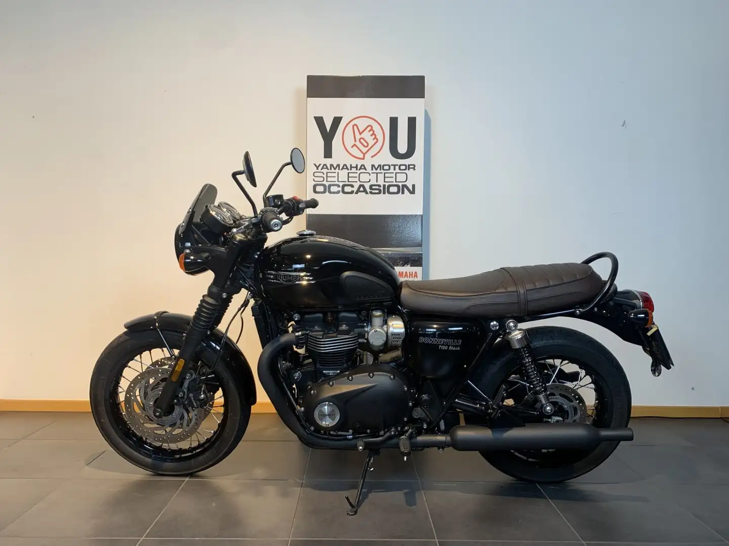 Triumph Bonneville T120 - 1