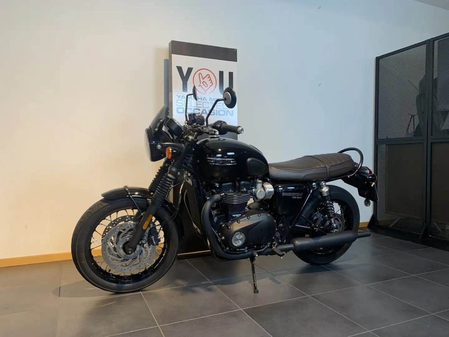 Triumph Bonneville T120 - 2