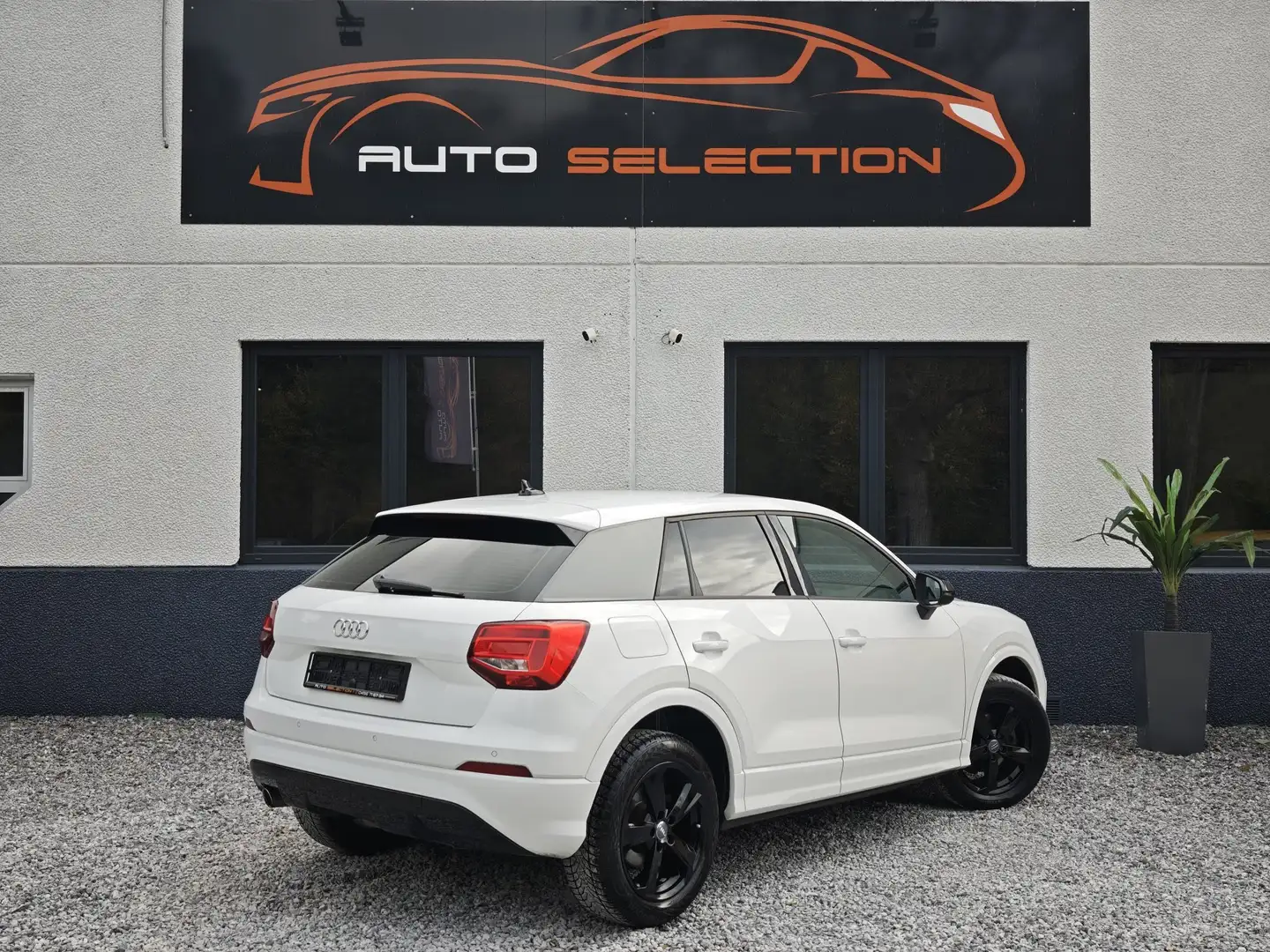 Audi Q2 30 TDi S tronic - BLACK&WHITE - GARANTIE Wit - 2