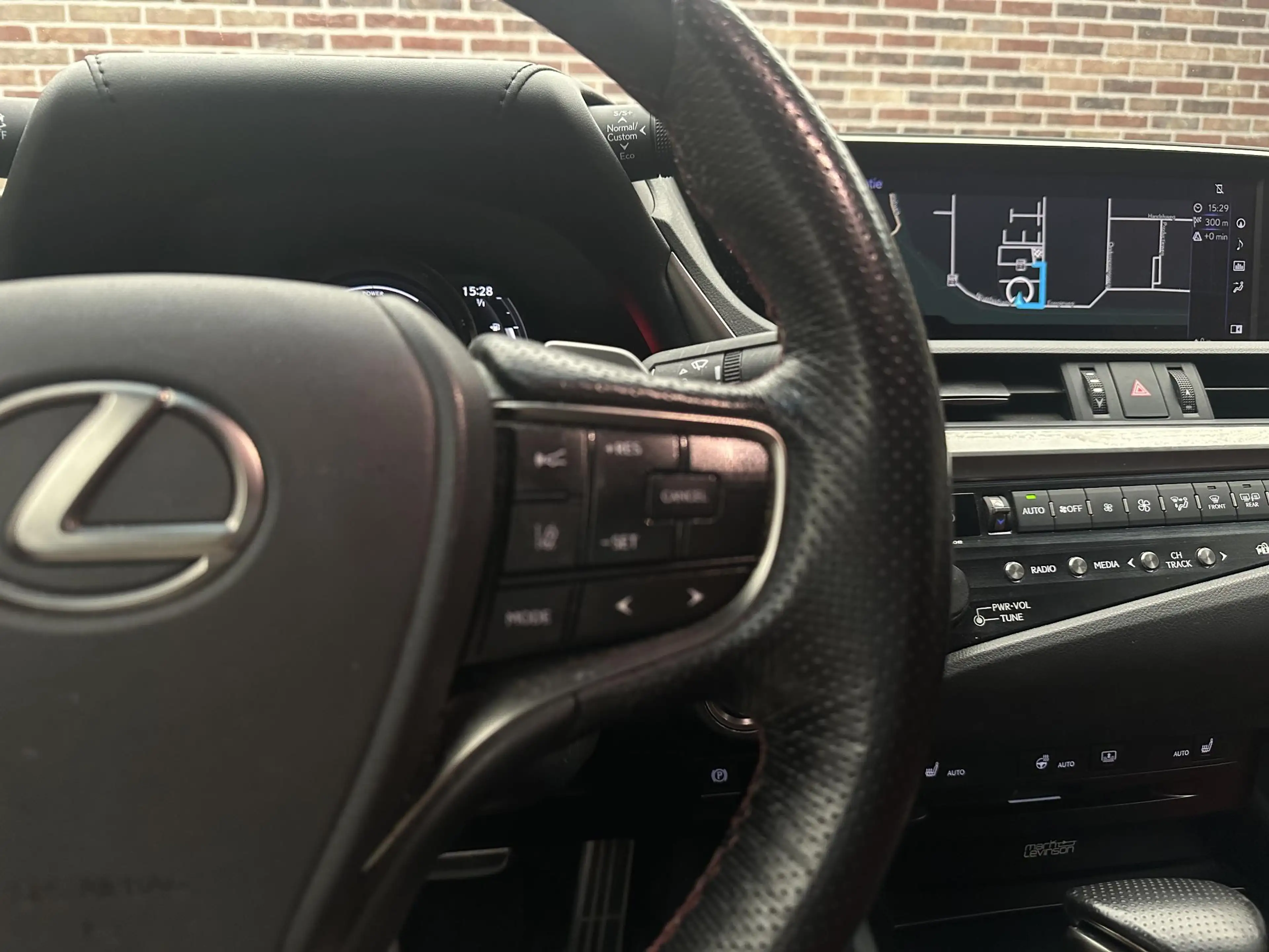 Lexus ES 300 300h F Sport Premium UNIEK. DAKKIE — photo 13