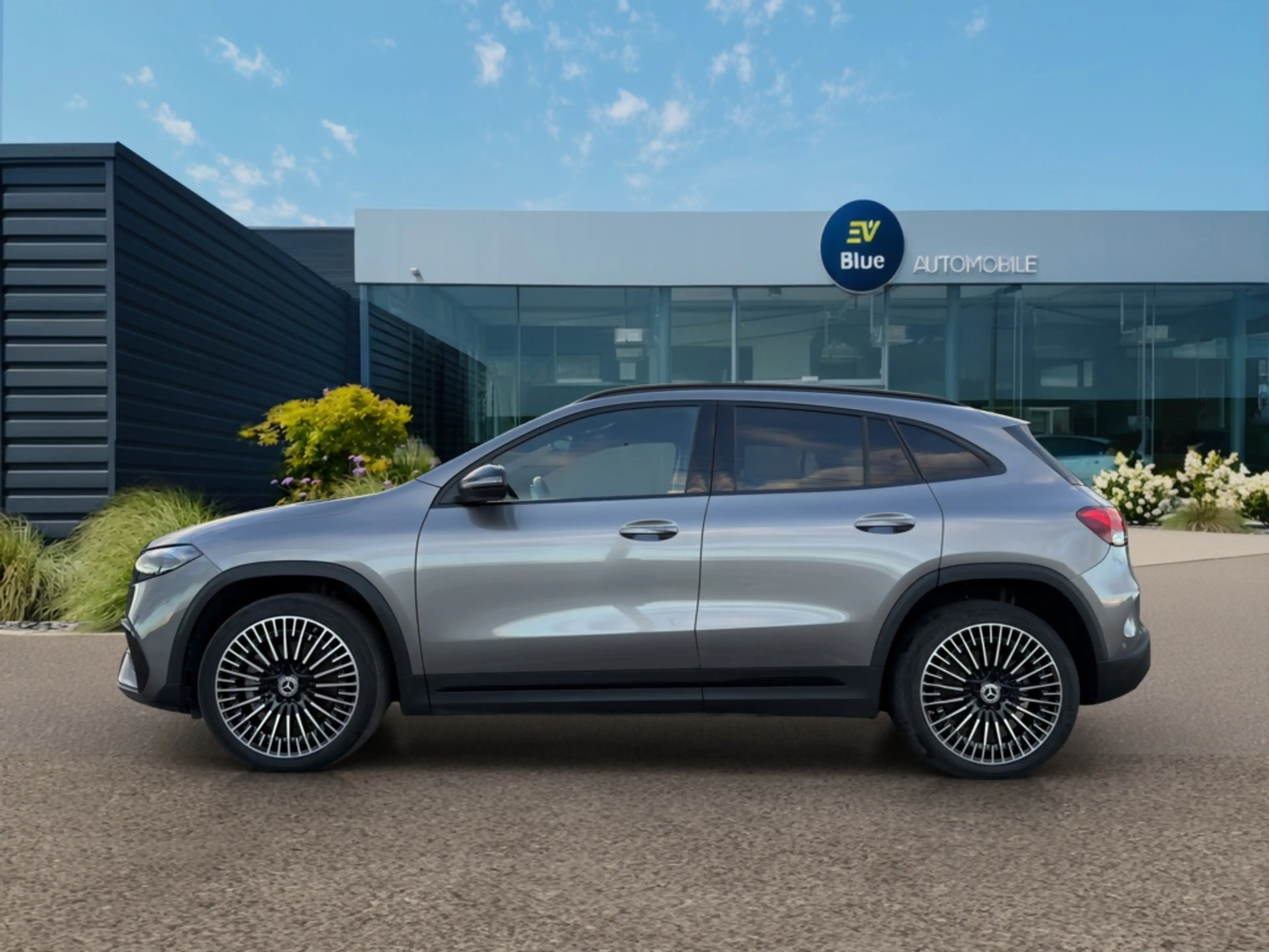 Mercedes-Benz EQA 250 AMG LINE 70.5 kWh EQA 250+ - SOH 95% — photo 3