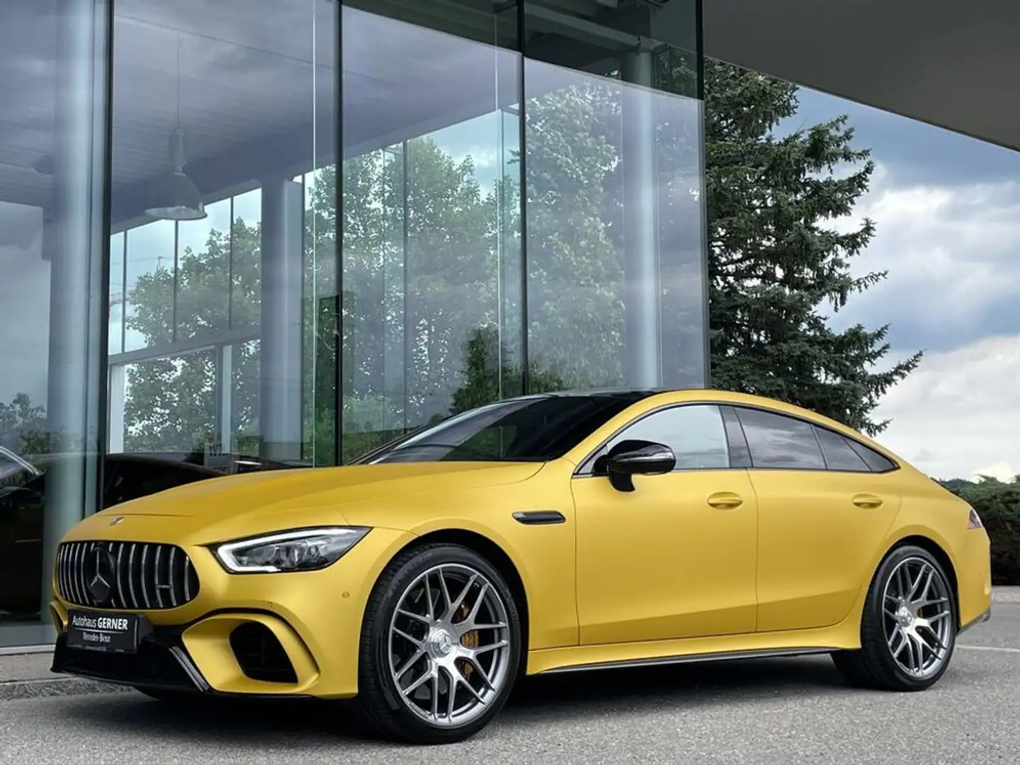 Mercedes-Benz AMG GT 63 S 4Matic+ Gris - 1
