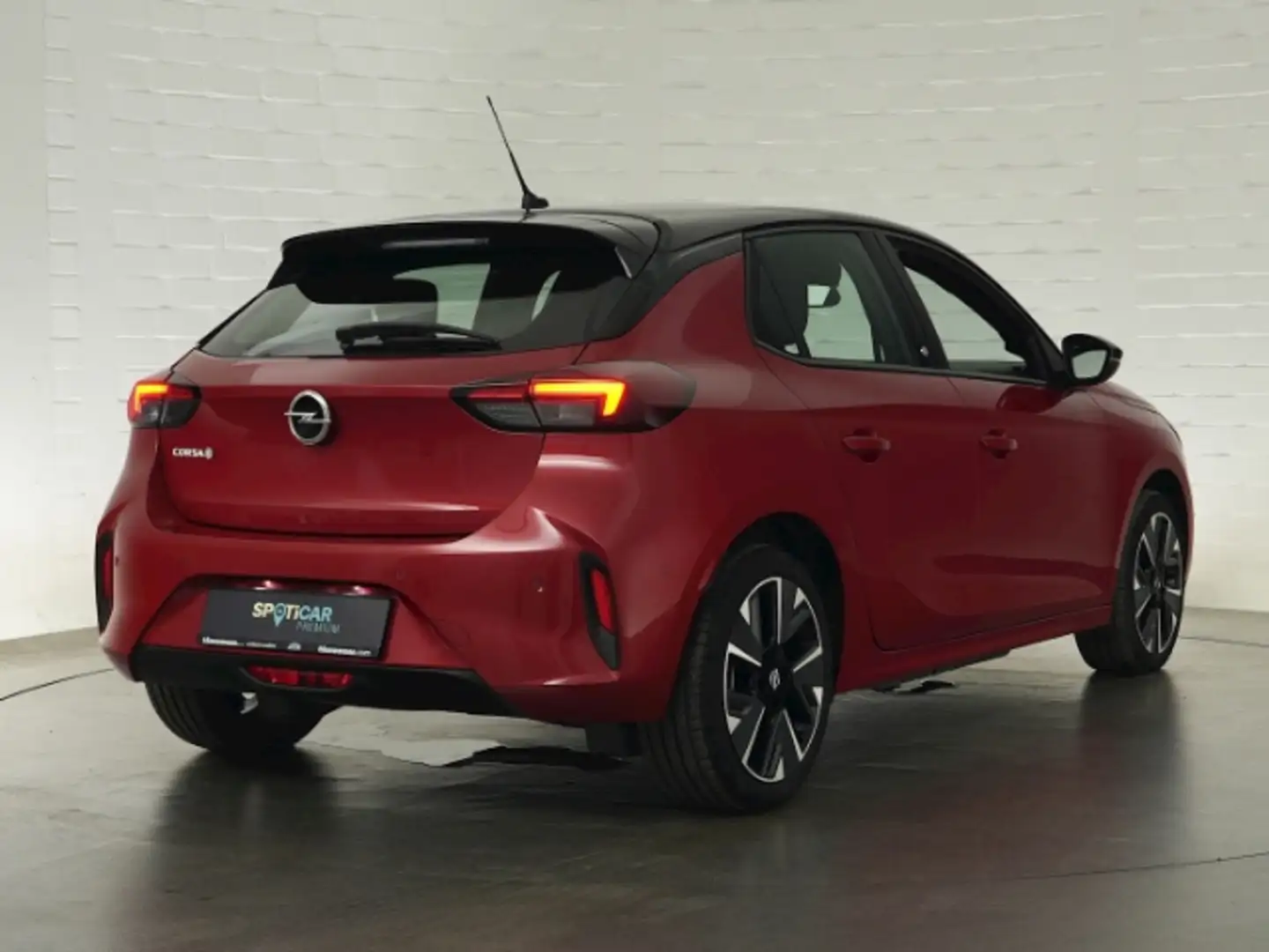 Opel Corsa-e F GS LINE 50kWh AT+LED+SITZHEIZUNG+SPORTSITZE+PARK Rouge - 2