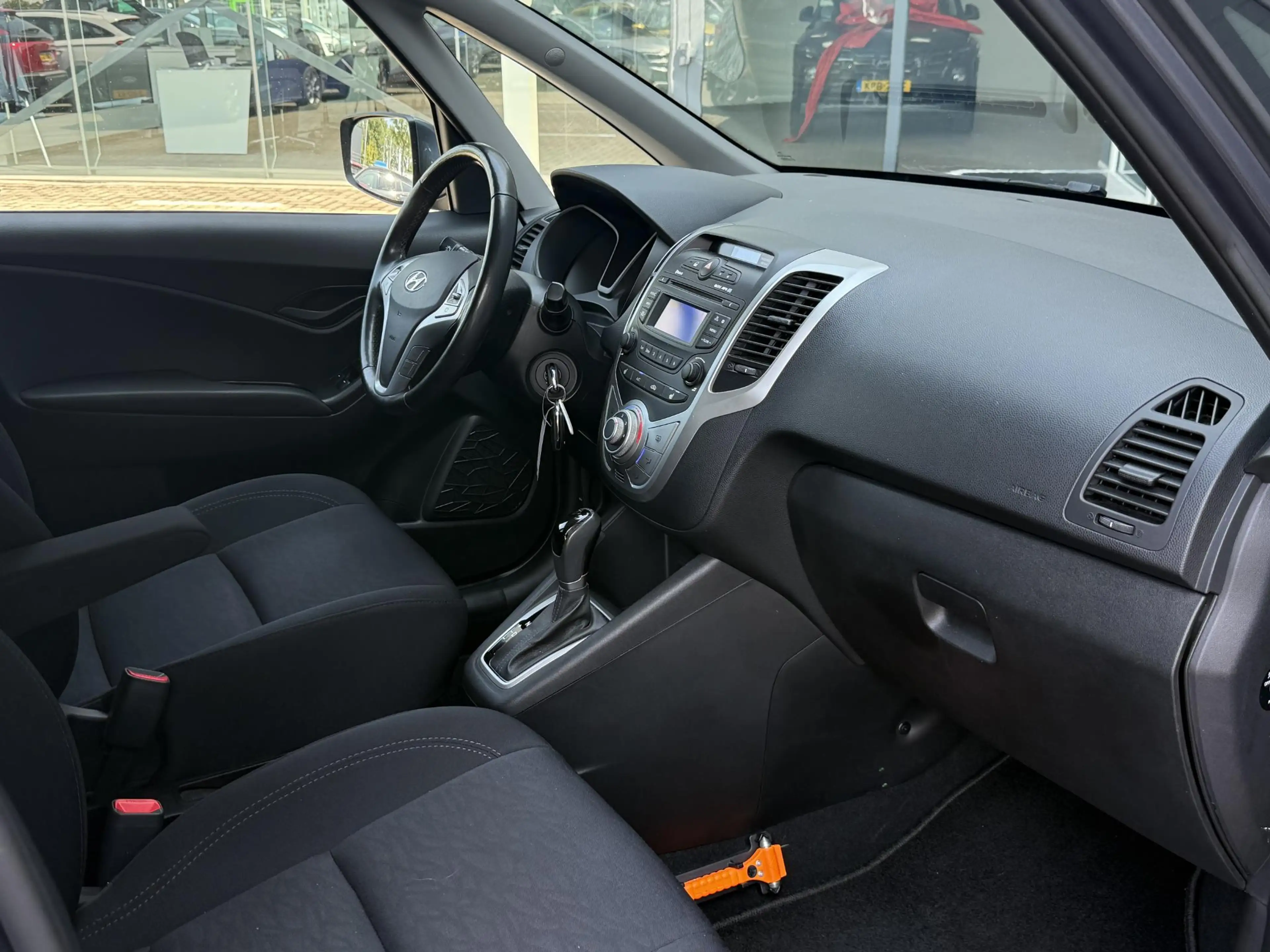 Hyundai iX20 1.6i Go! Zomer & Winterbanden | Parkeersensoren | — photo 11