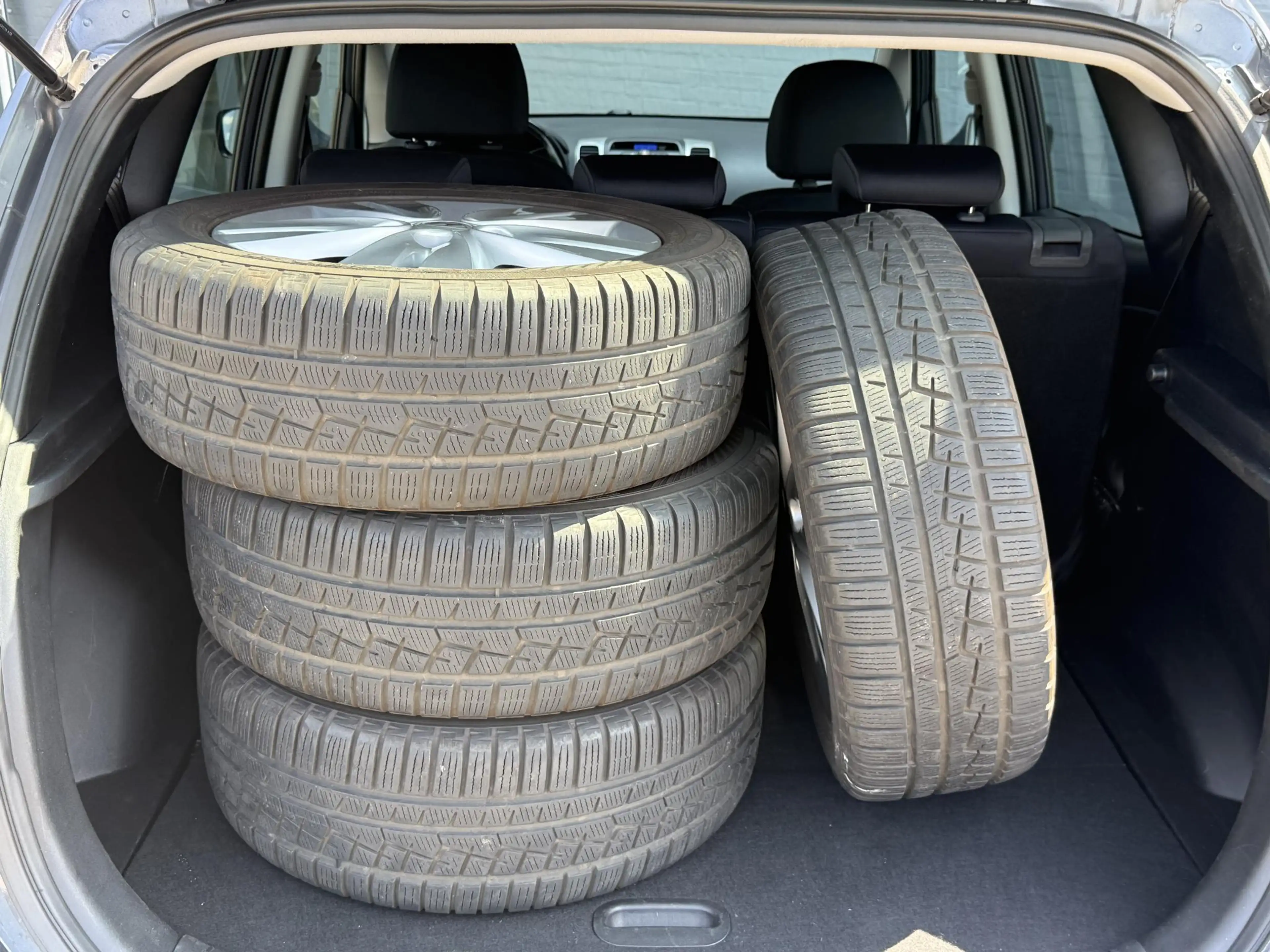 Hyundai iX20 1.6i Go! Zomer & Winterbanden | Parkeersensoren | — photo 13