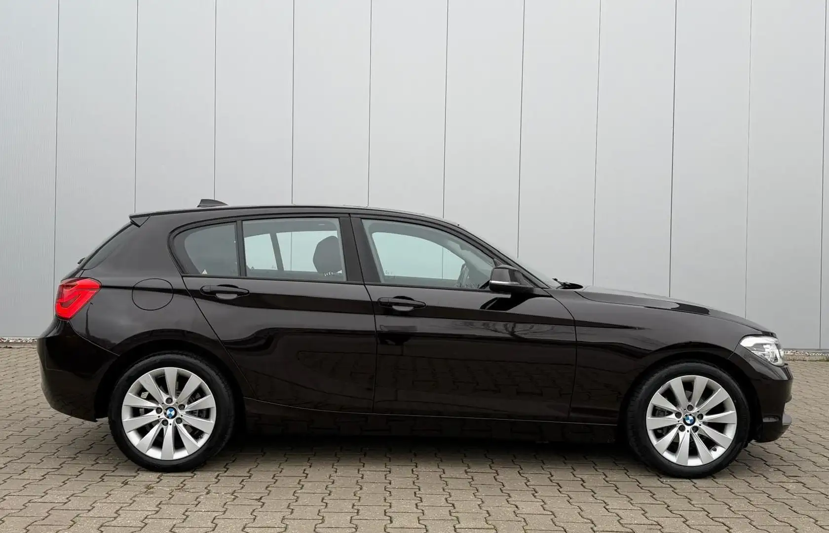 BMW 118 1-serie 118i Centennial Executive 136PK Automaat O Braun - 2