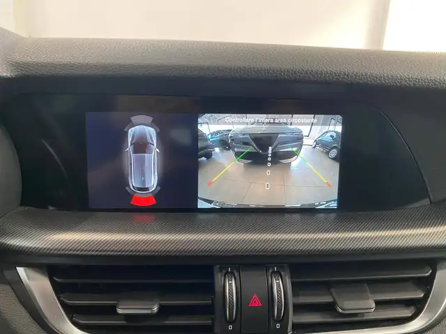 Alfa Romeo Stelvio view 13
