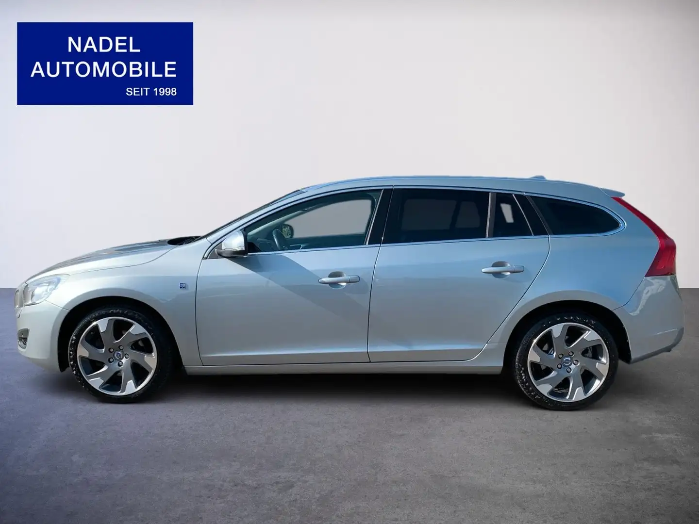 Volvo V60 Kombi Ocean Race/Leder/Navi/SHZ/Xenon/Alu Plateado - 2