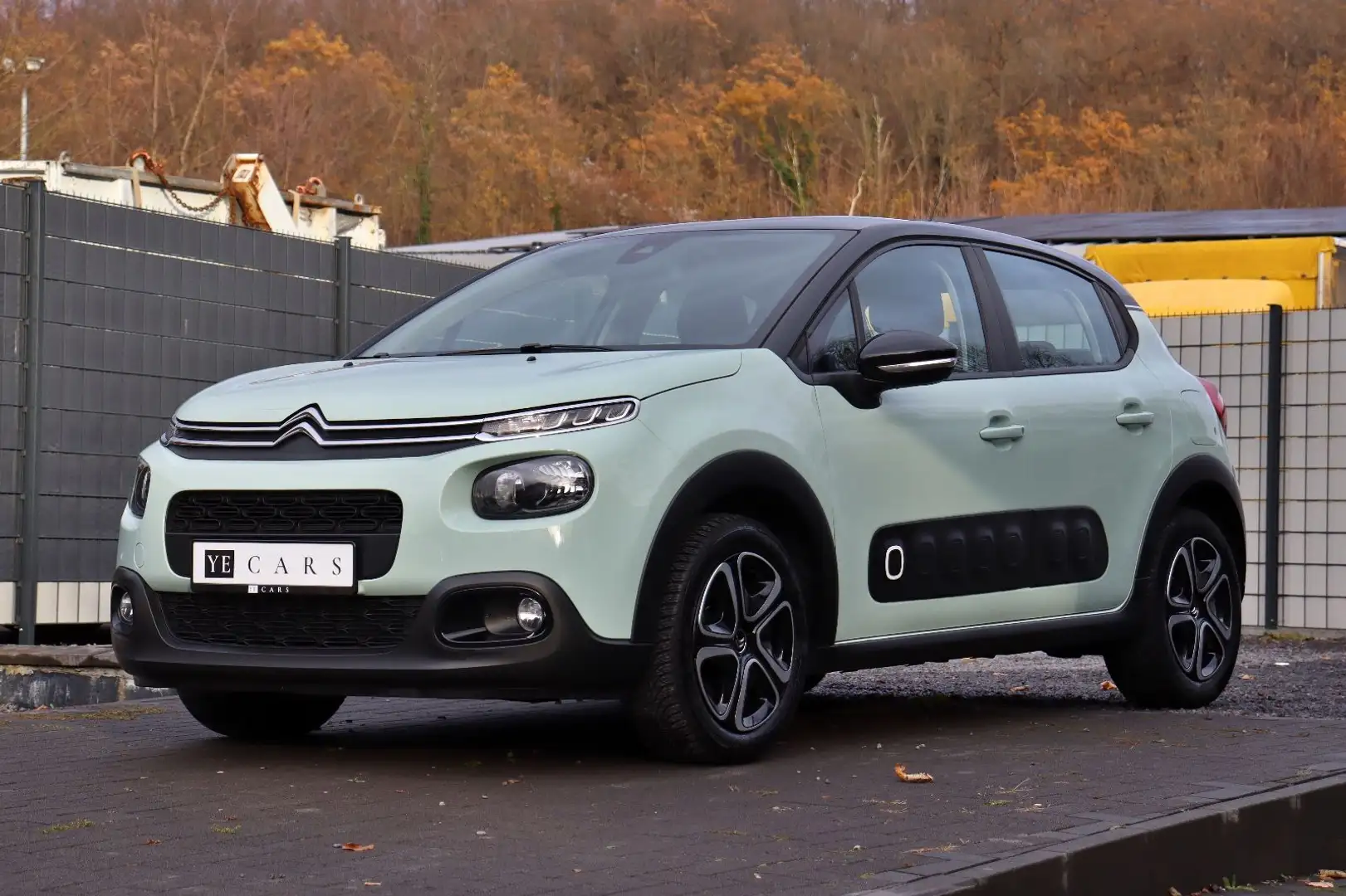 Citroen C3 Shine Pack *KLIMA.A*LED*CARPLAY* Grün - 2
