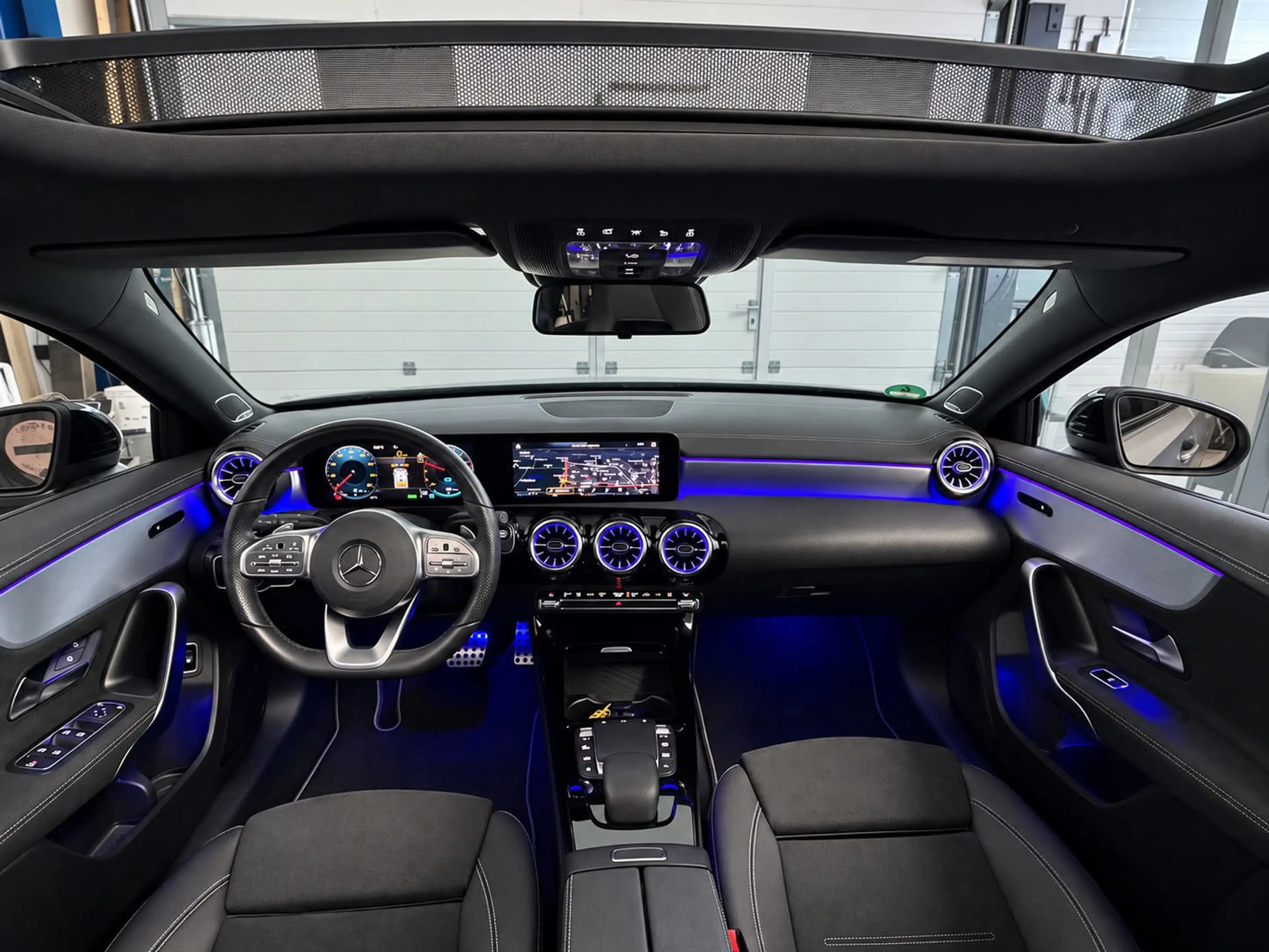Mercedes-Benz A 250 e AMG Limited|PANORAMADAK|Burmester|Black Edition| — photo 3