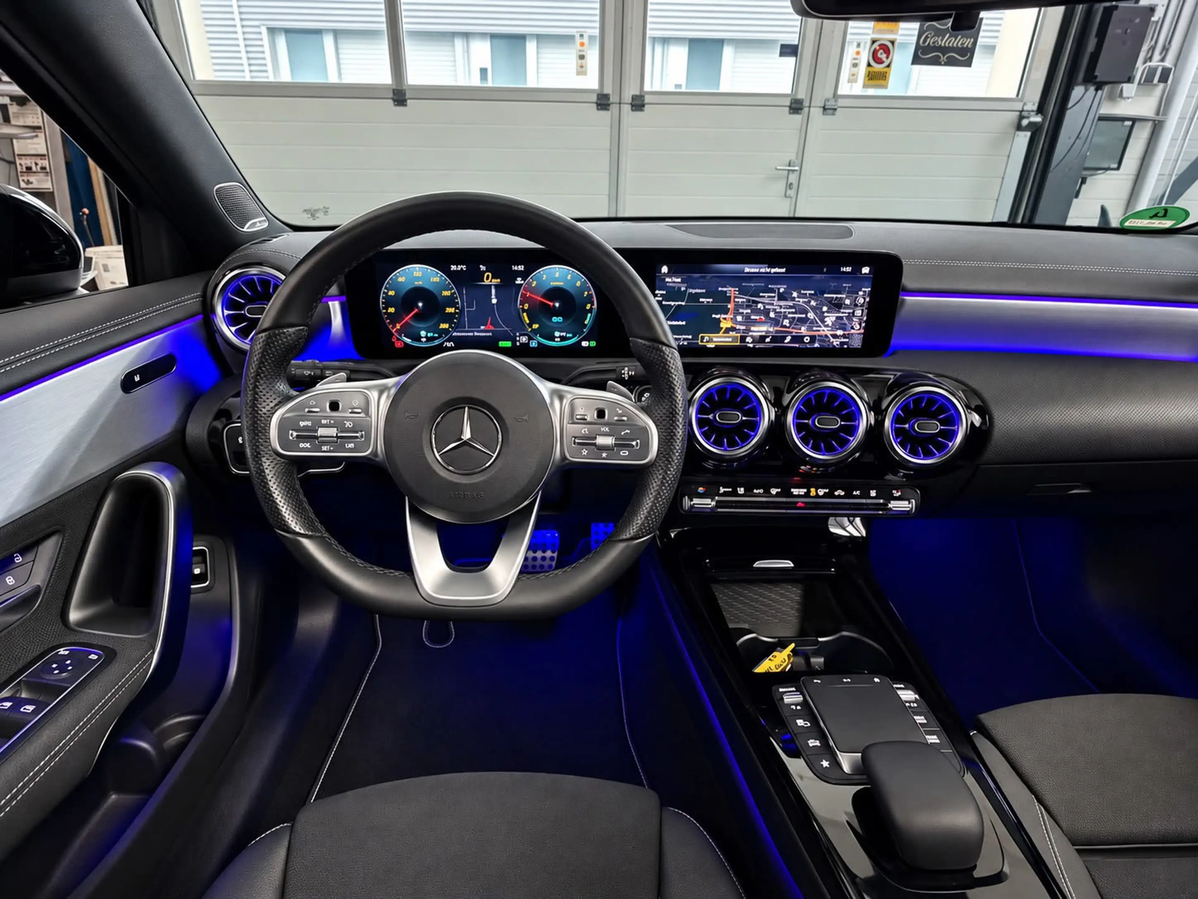 Mercedes-Benz A 250 e AMG Limited|PANORAMADAK|Burmester|Black Edition| — photo 9