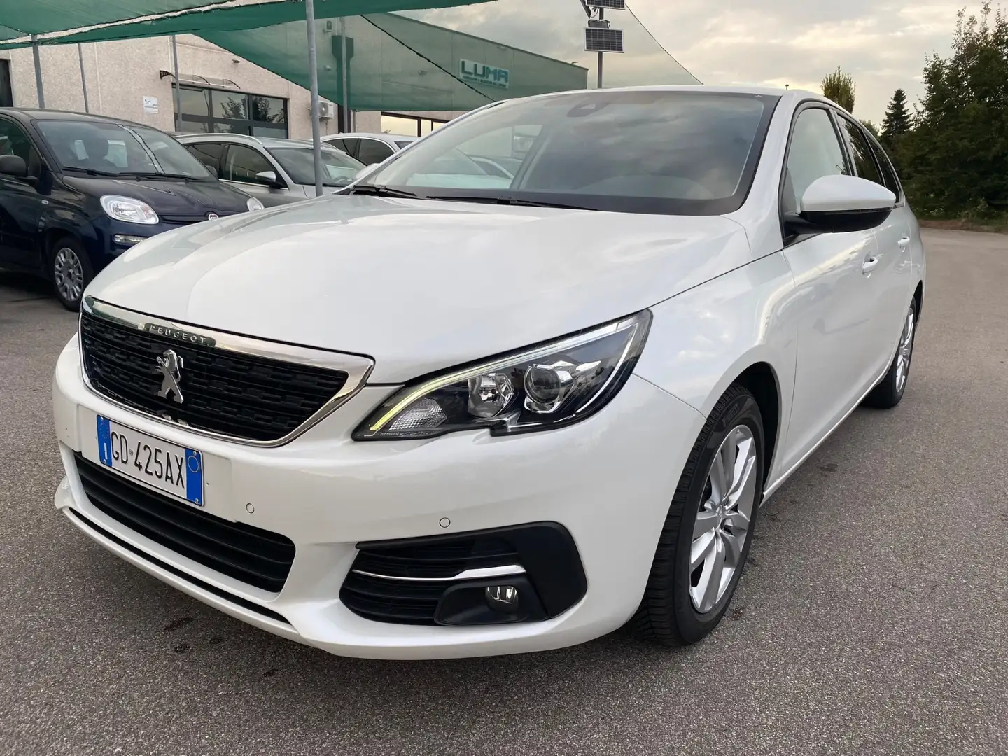 Peugeot 308 BlueHDi 130 S&S SW Business Blanc - 1
