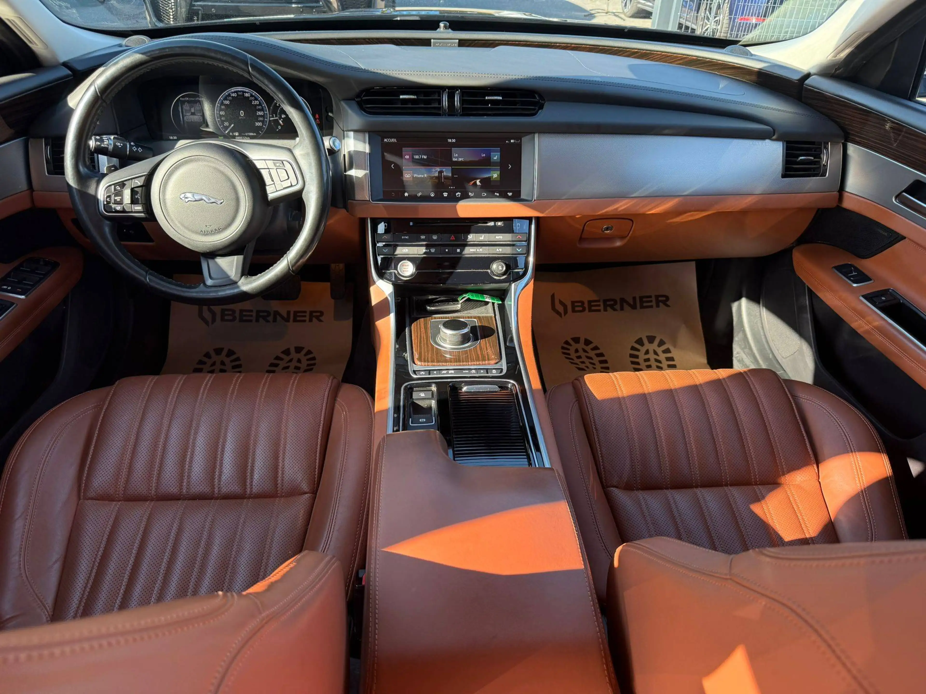 Jaguar XF 2.0 D AWD Prestige / CUIR / CAMERA / VIRTUAL COCKPIT — photo 12