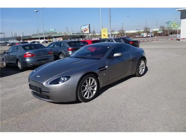 Aston Martin V8 Vantage   Autom.   NAVI