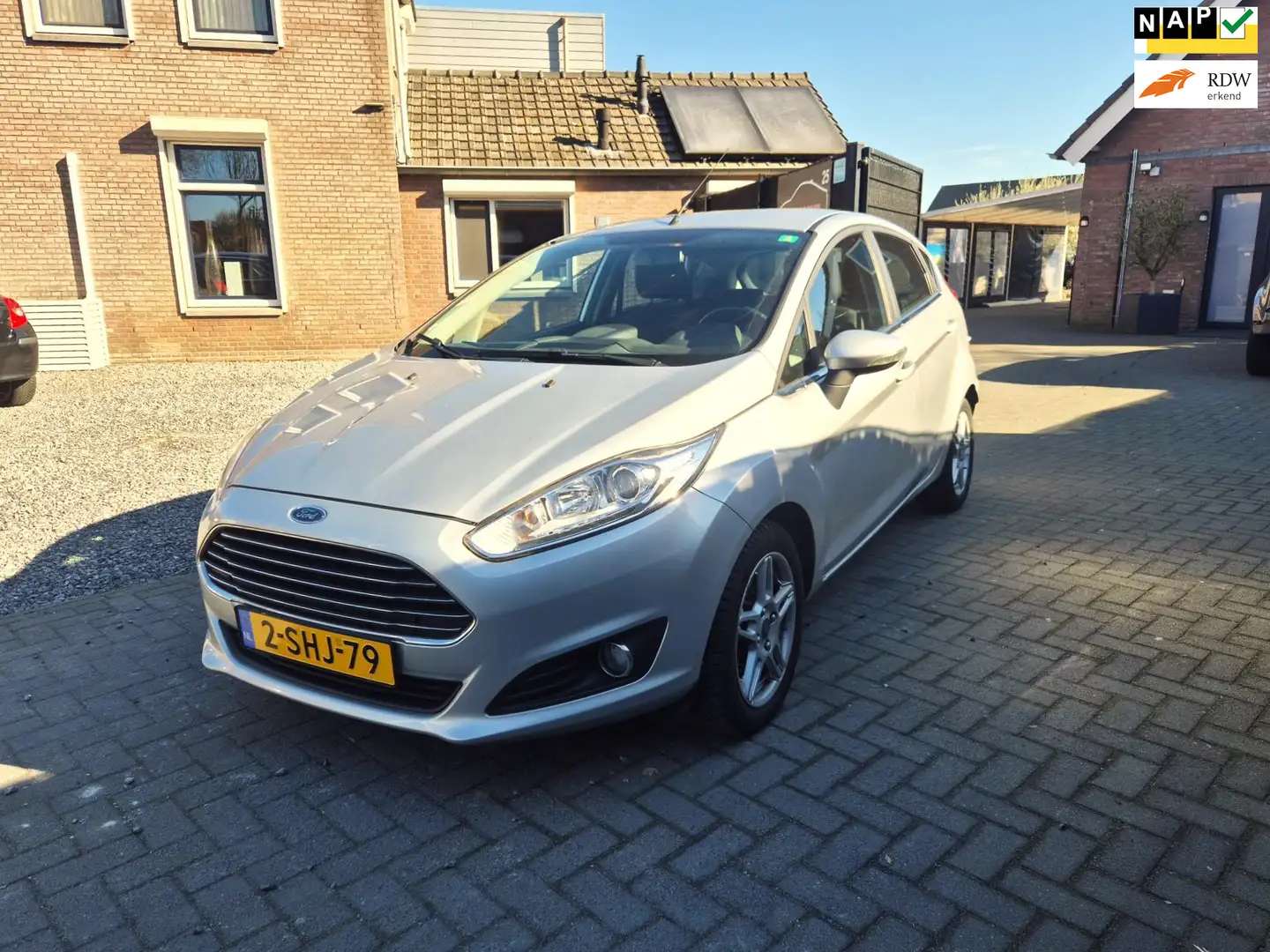 Ford Fiesta 1.0 EcoBoost Titanium Navi Airco Grau - 1