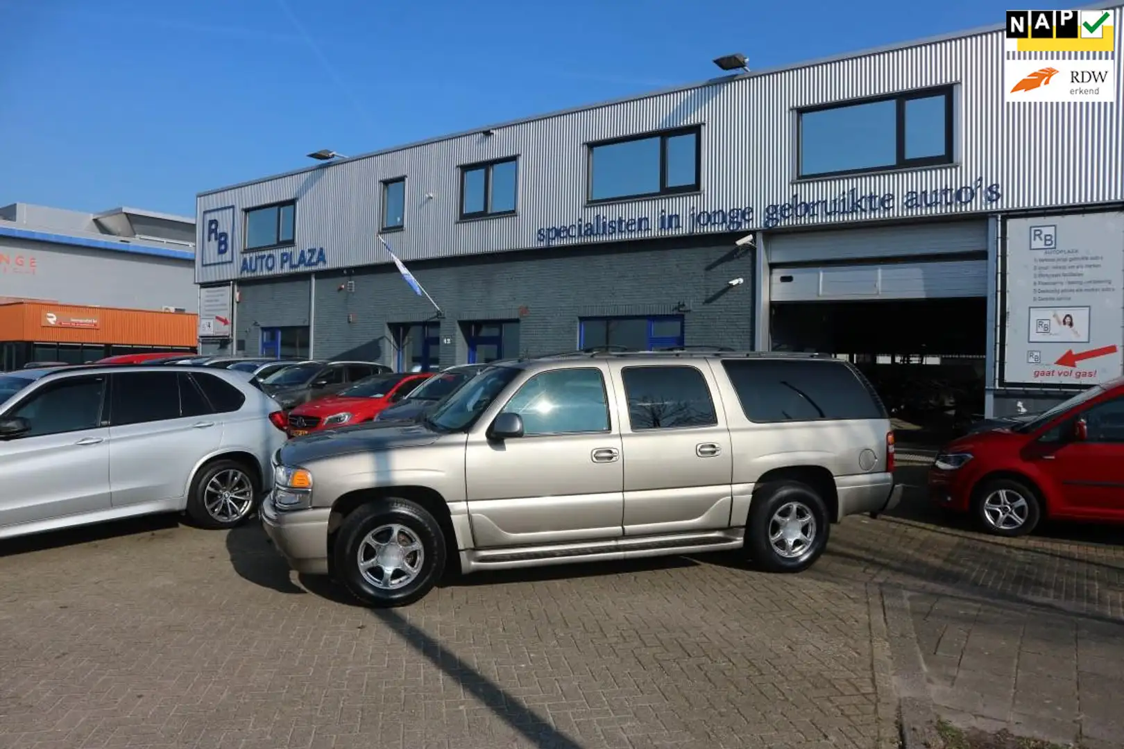 GMC Yukon 8 PERSOONS / NIEUWE APK / LEUKE YOUNGTIMER ! ! ! Gri - 1