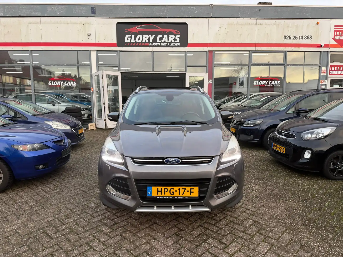 Ford Kuga 1.6 Titanium Plus 4WD AUTOMAAT-PANO-CRUISE-LEER Gris - 1