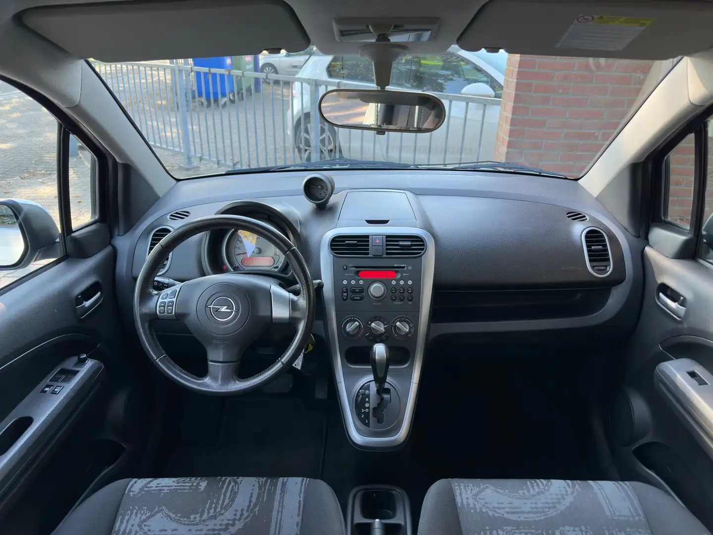 Opel Agila 1.2 Edition Automaat Grau - 2