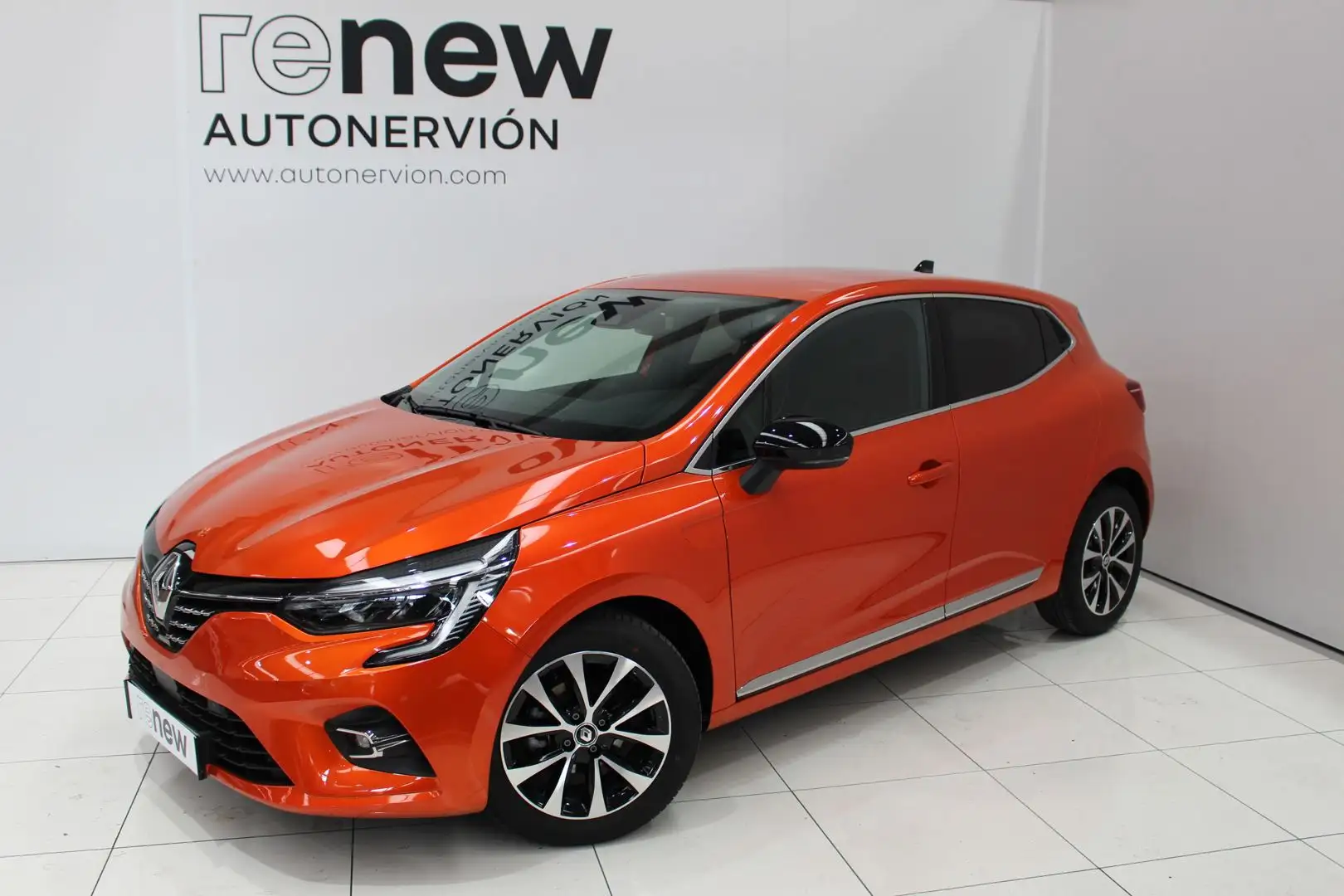 Renault Clio TCe Techno 67kW Naranja - 1