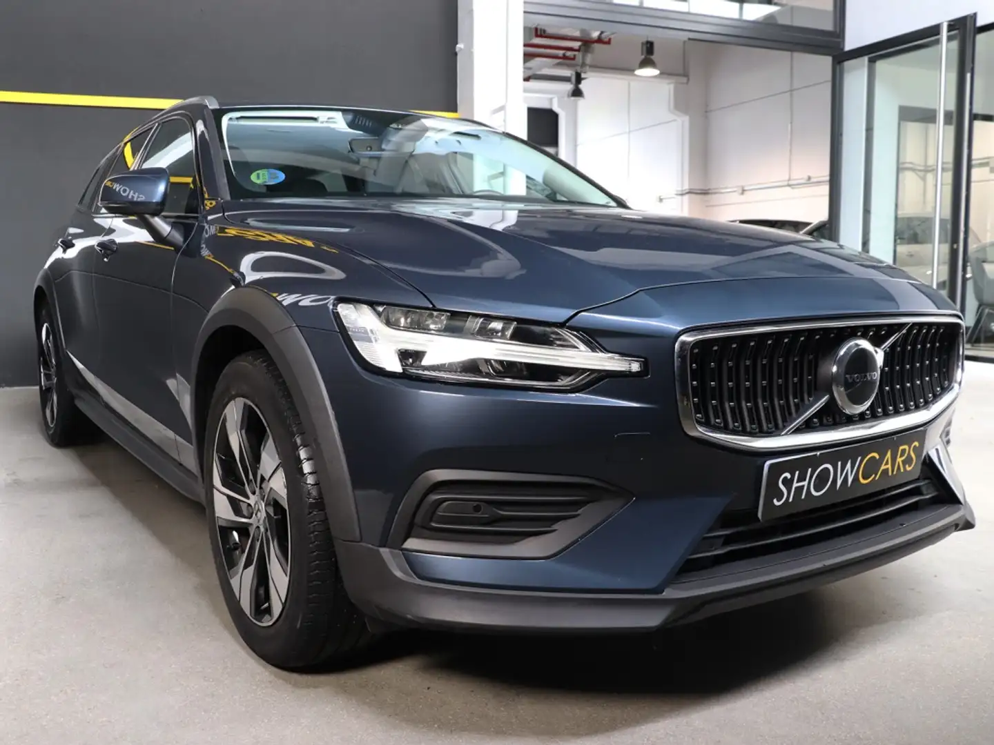 Volvo V60 Cross Country B4 Pro AWD Aut. Azul - 2