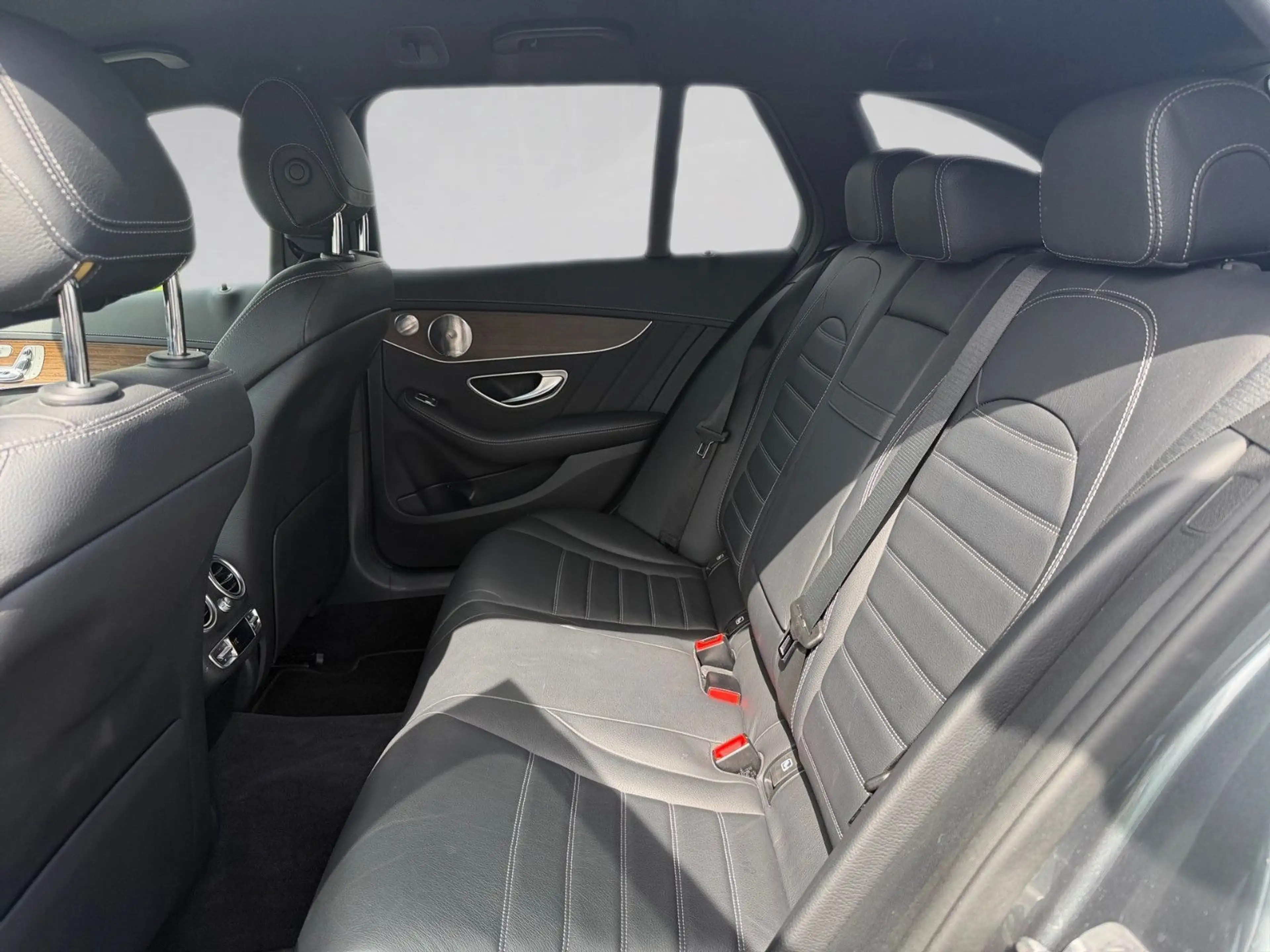 Mercedes-Benz C 43 AMG 4Matic*LED*Leder*Kamera*AHK*Navi* — photo 15