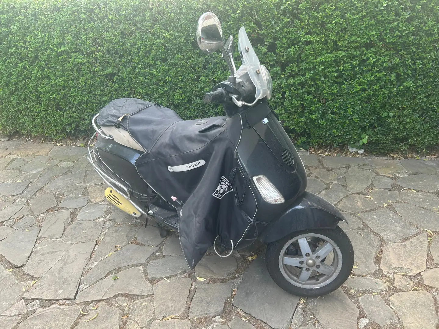 Vespa LX 125 Чорний - 2