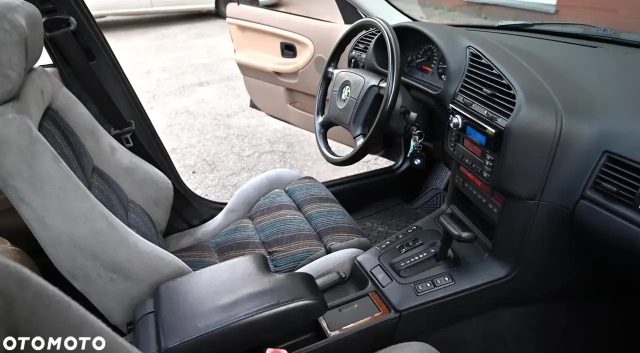 BMW 328i, foto 9