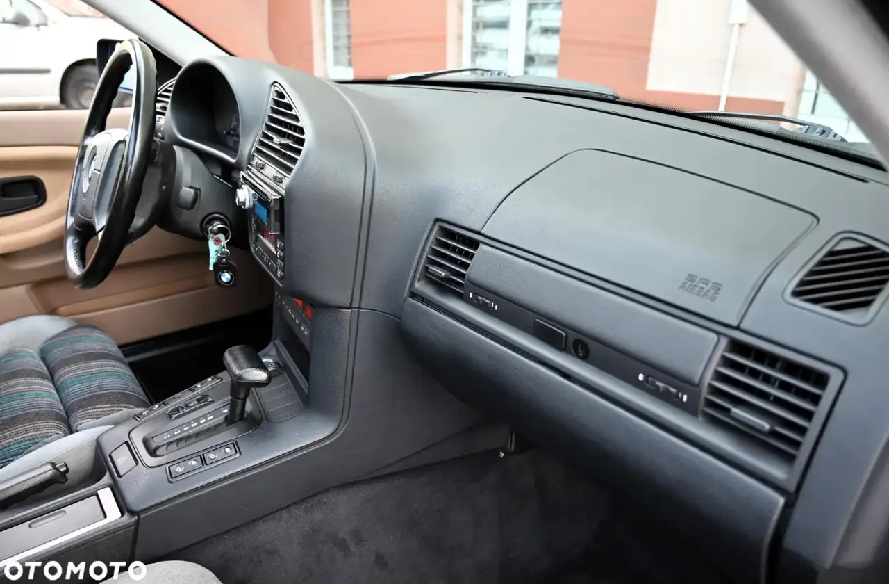 BMW 328i, foto 8