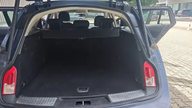 Opel Insignia view 8