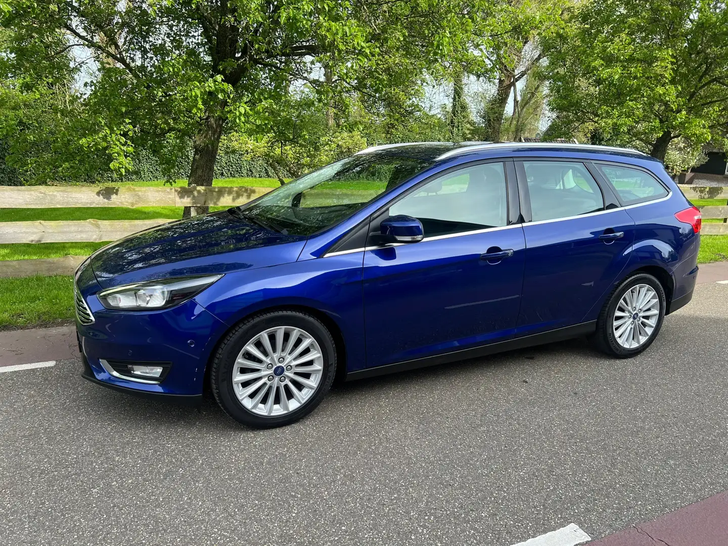 Ford Focus Wagon 1.0 First Edition Clima PDC. Navi Blauw - 2