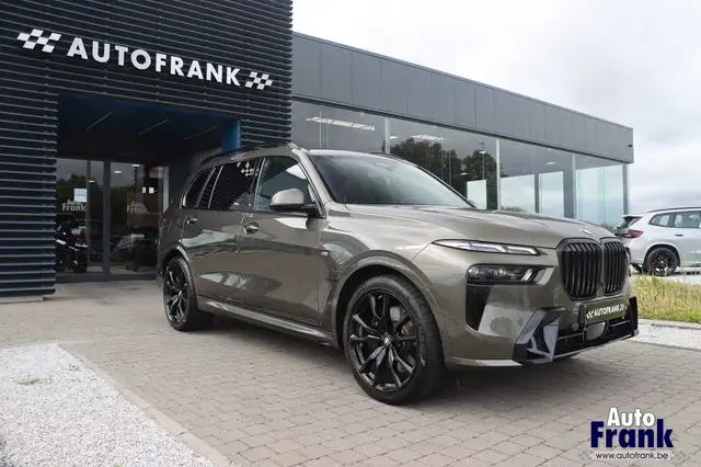 BMW X7 40D / SKY LOUNGE / DASH LEDER / TREKHK / DRIV PRO / 360CAM