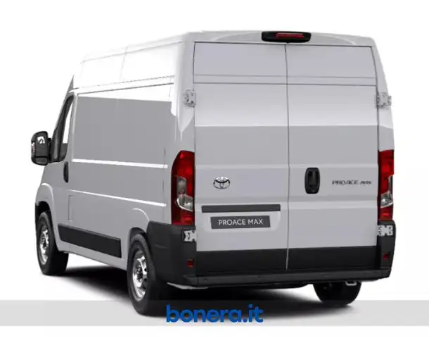 Toyota Proace Max view 4