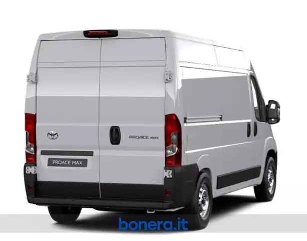 Toyota Proace Max view 3