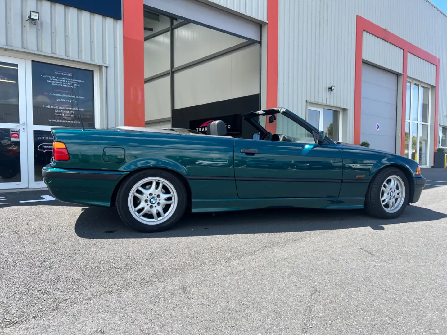 BMW 328 328i A Vert - 2
